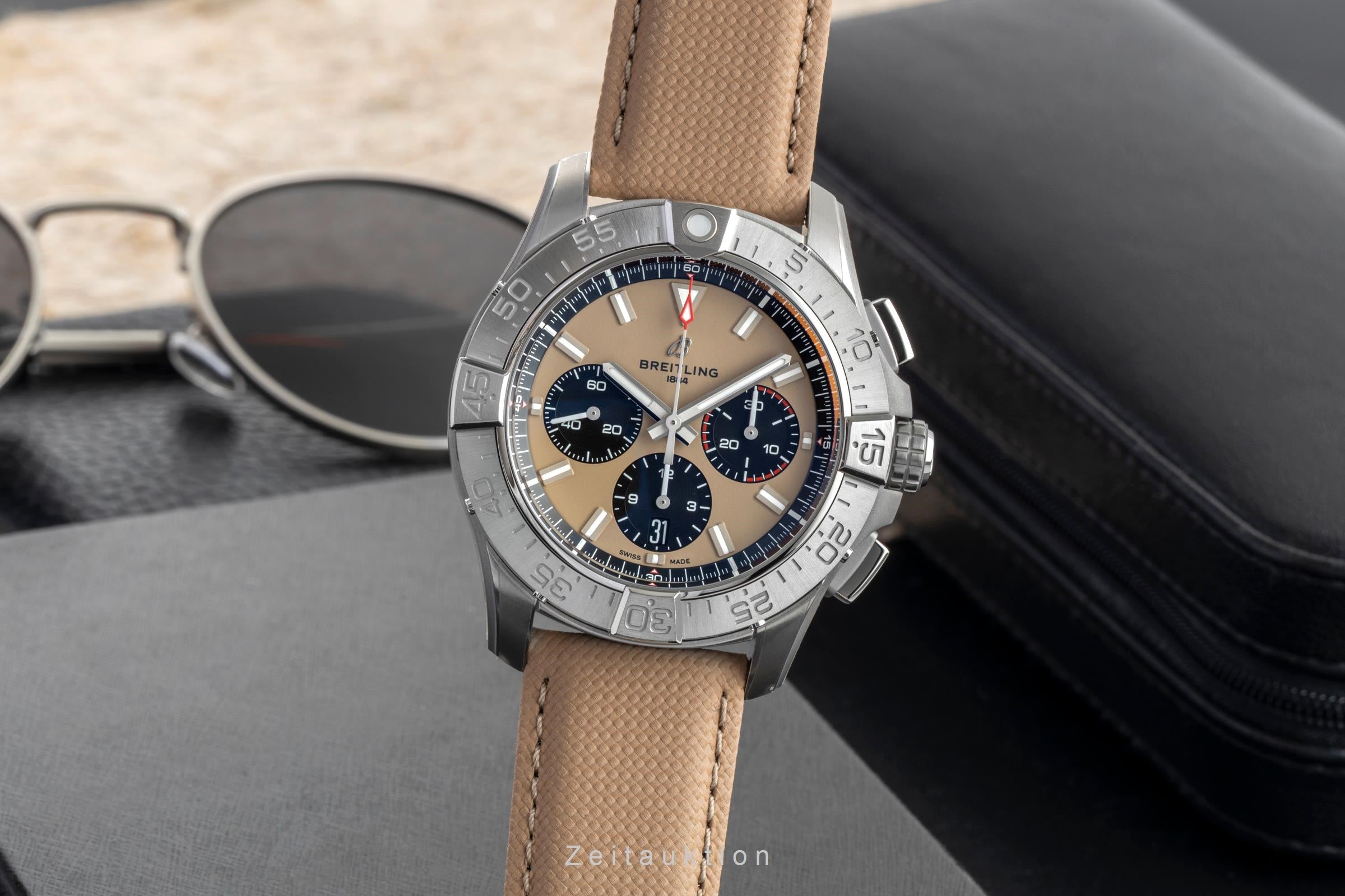 Breitling Avenger B01 Chronograph 44 Stahl Automatik Ref. AB0147101A1X1 B&P New [2602154]