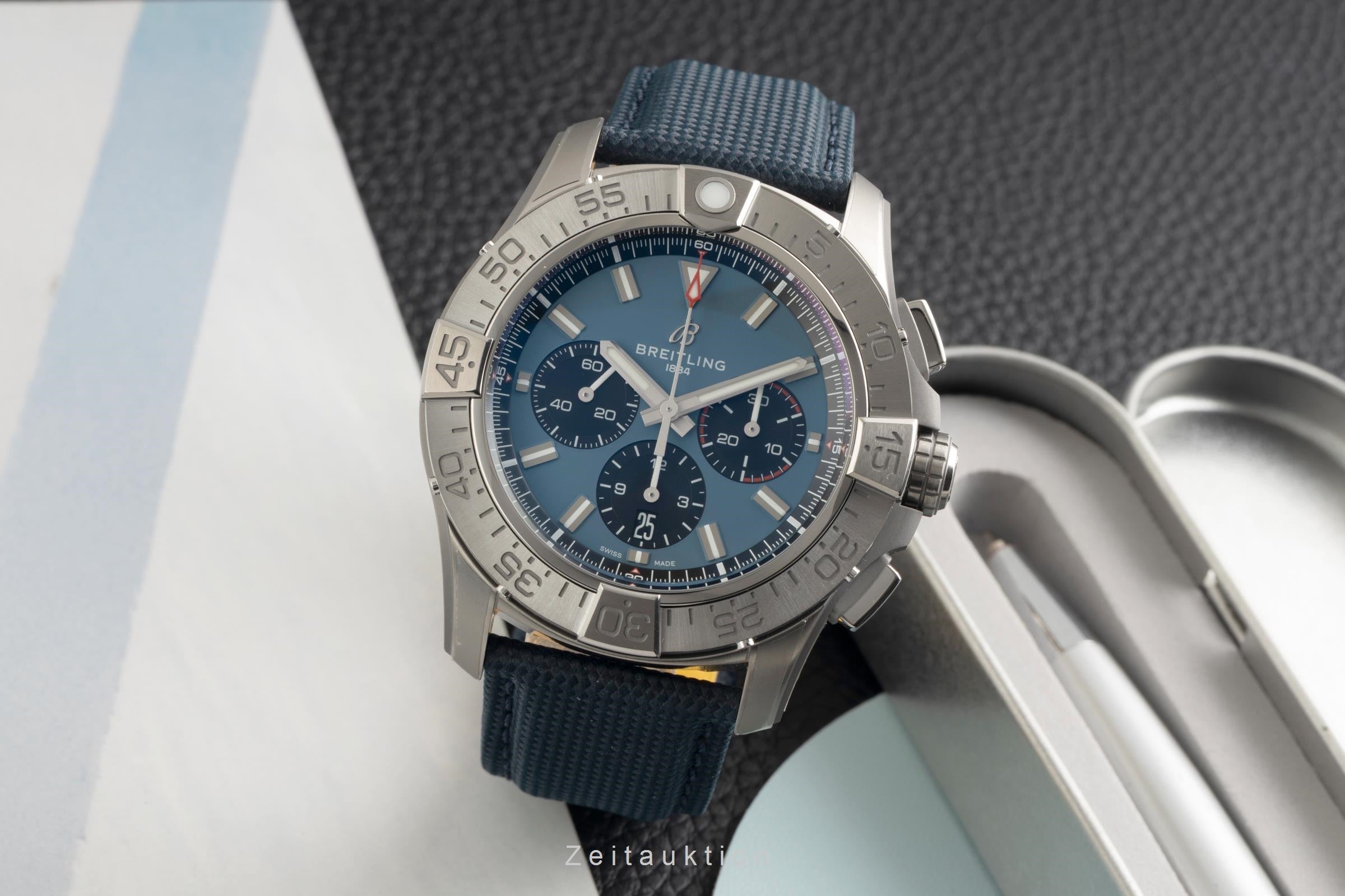 Breitling Avenger chronograph titanium automatic men's watch EB0148101C1X1 LP: 9150EUR  [2602159]