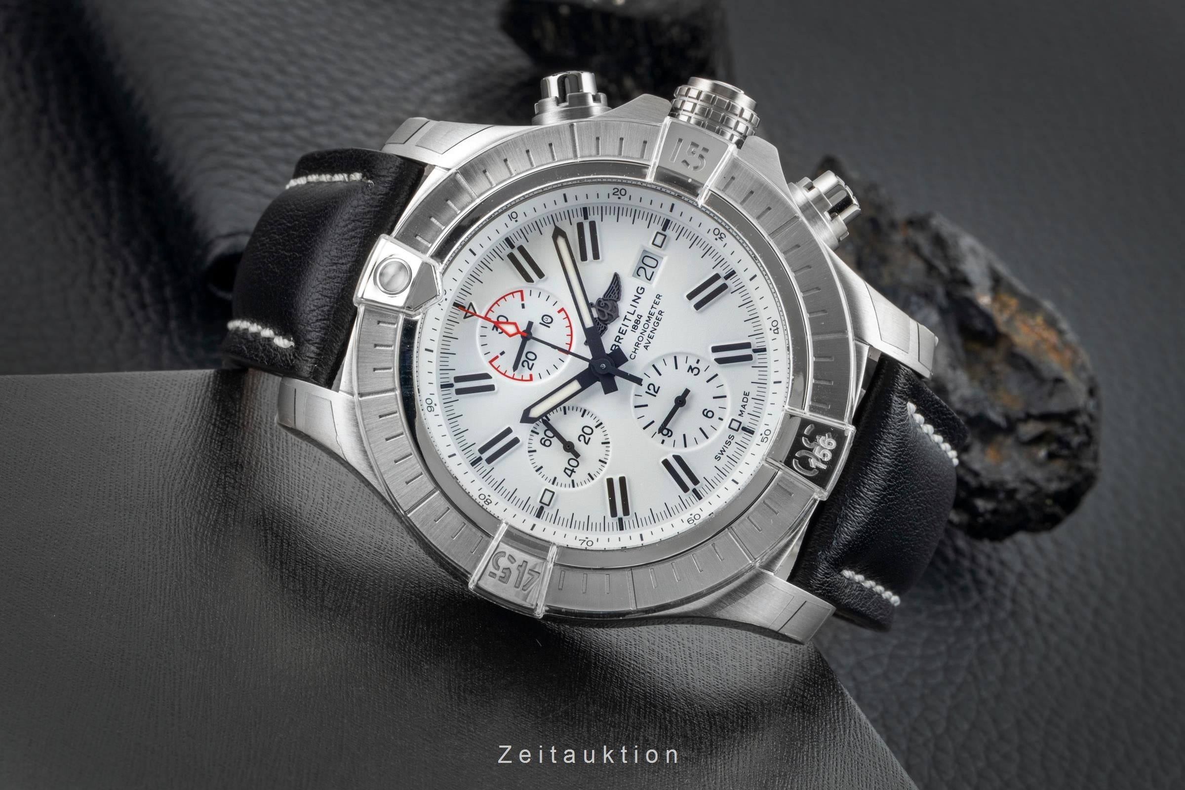 Breitling Super Avenger steel automatic men's watch A133751A1A1X2 LP: 5700EUR  [2602237]