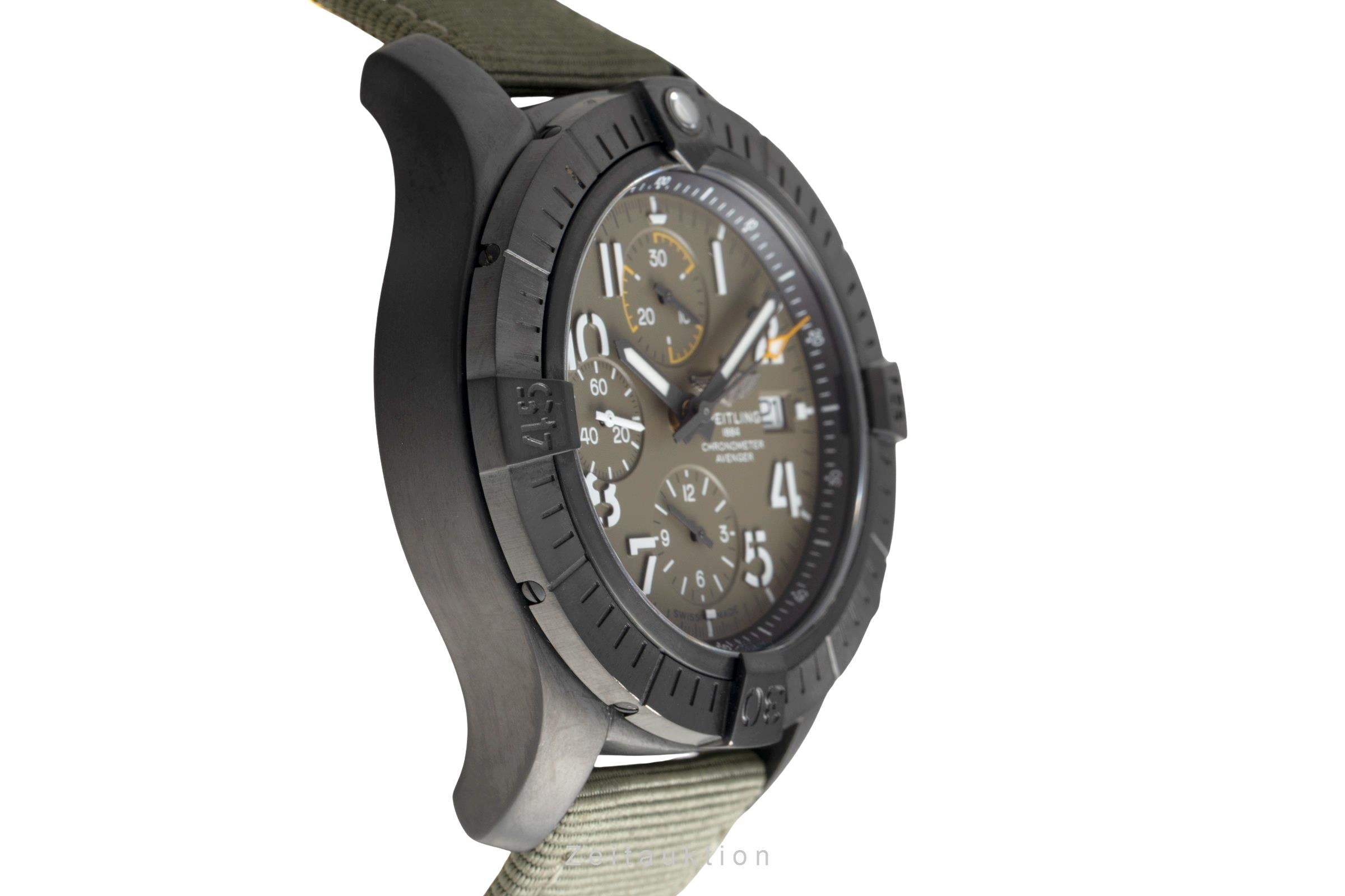 Breitling Avenger Night Mission Chronograph Titan Ref V13317101L1X1 NP: 6550,- € [2602313]