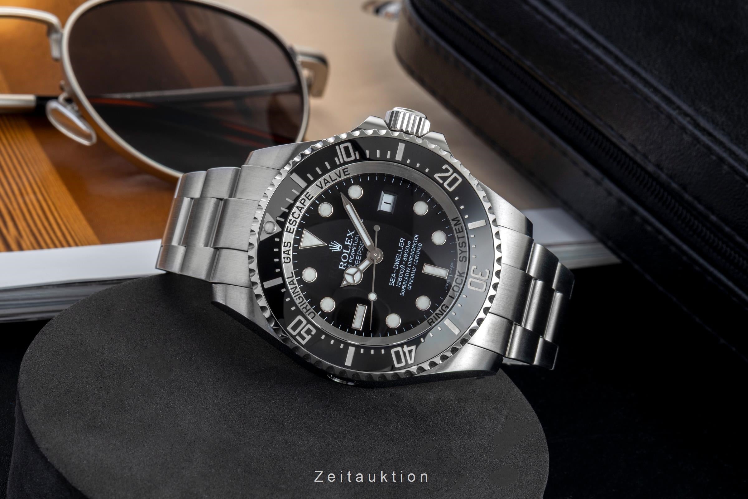 Rolex Sea-Dweller steel automatic men's watch 116660  [2602424]