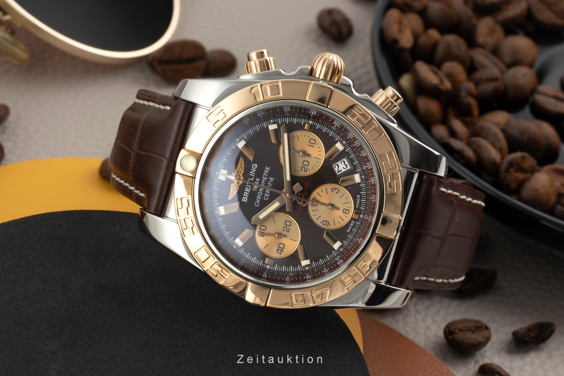 Breitling Chronomat 44 chronographe acier / or  automatique montre pour hommes CB0110  [2602425]