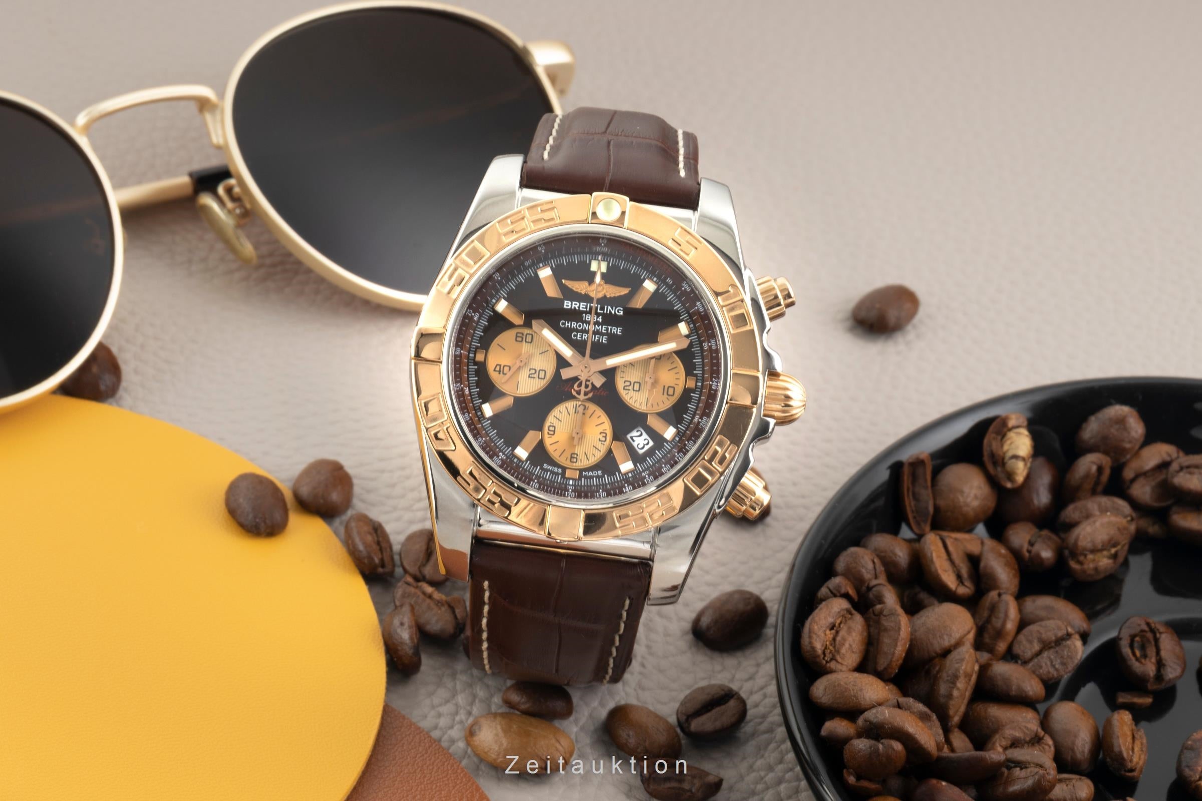Breitling Chronomat 44 chronographe acier / or  automatique montre pour hommes CB0110  [2602425]