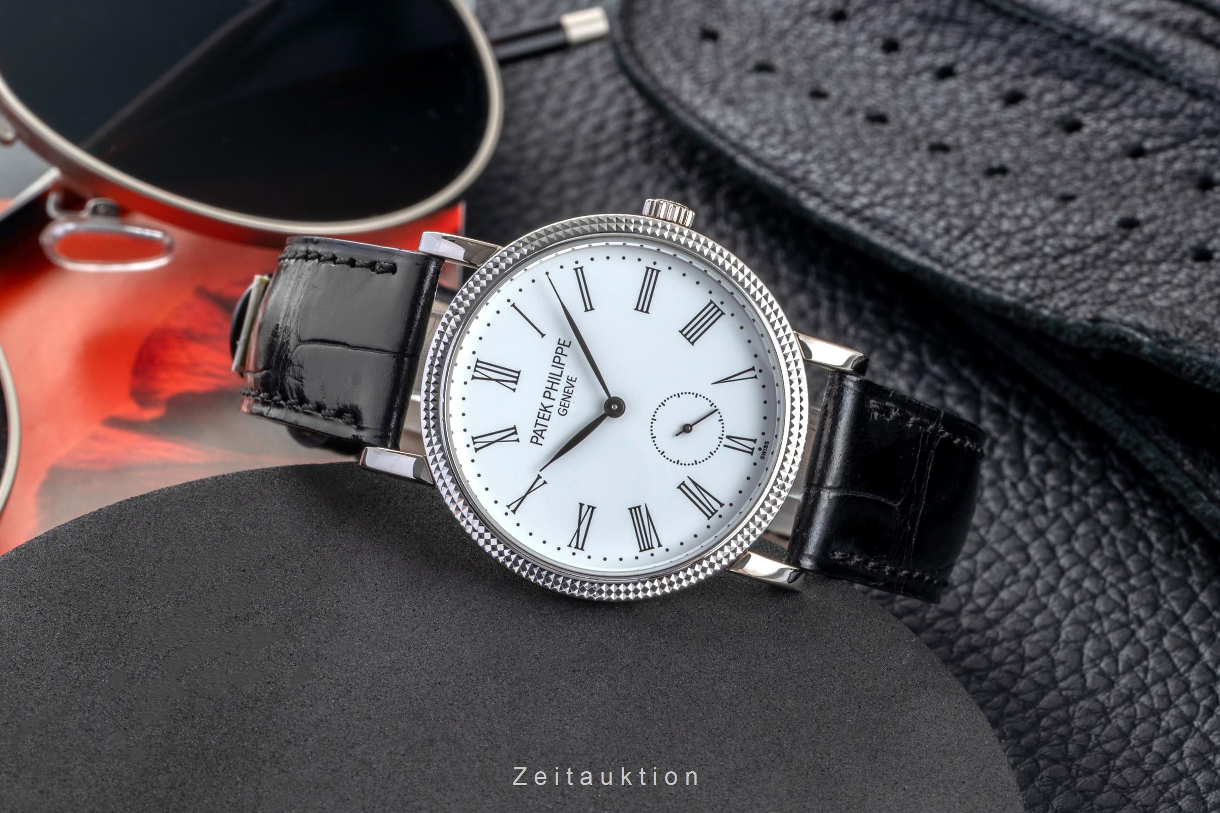 Patek Philippe Calatrava 18 ct white gold manual winding unisex 7119/1  [2602470]