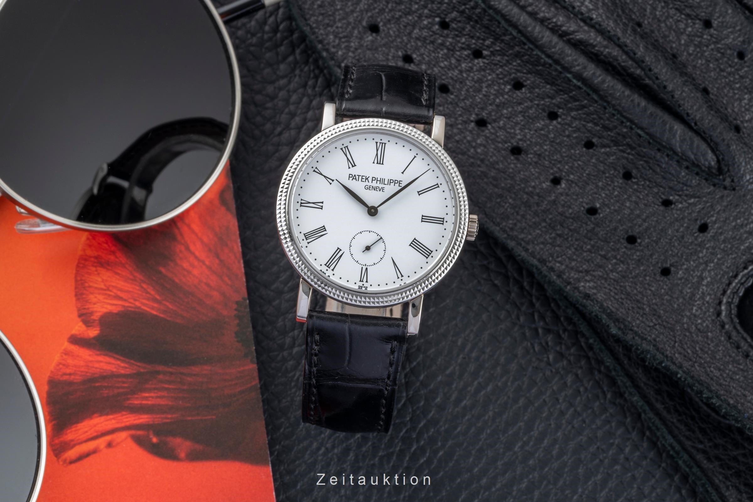Patek Philippe Calatrava 18 ct white gold manual winding unisex 7119/1  [2602470]