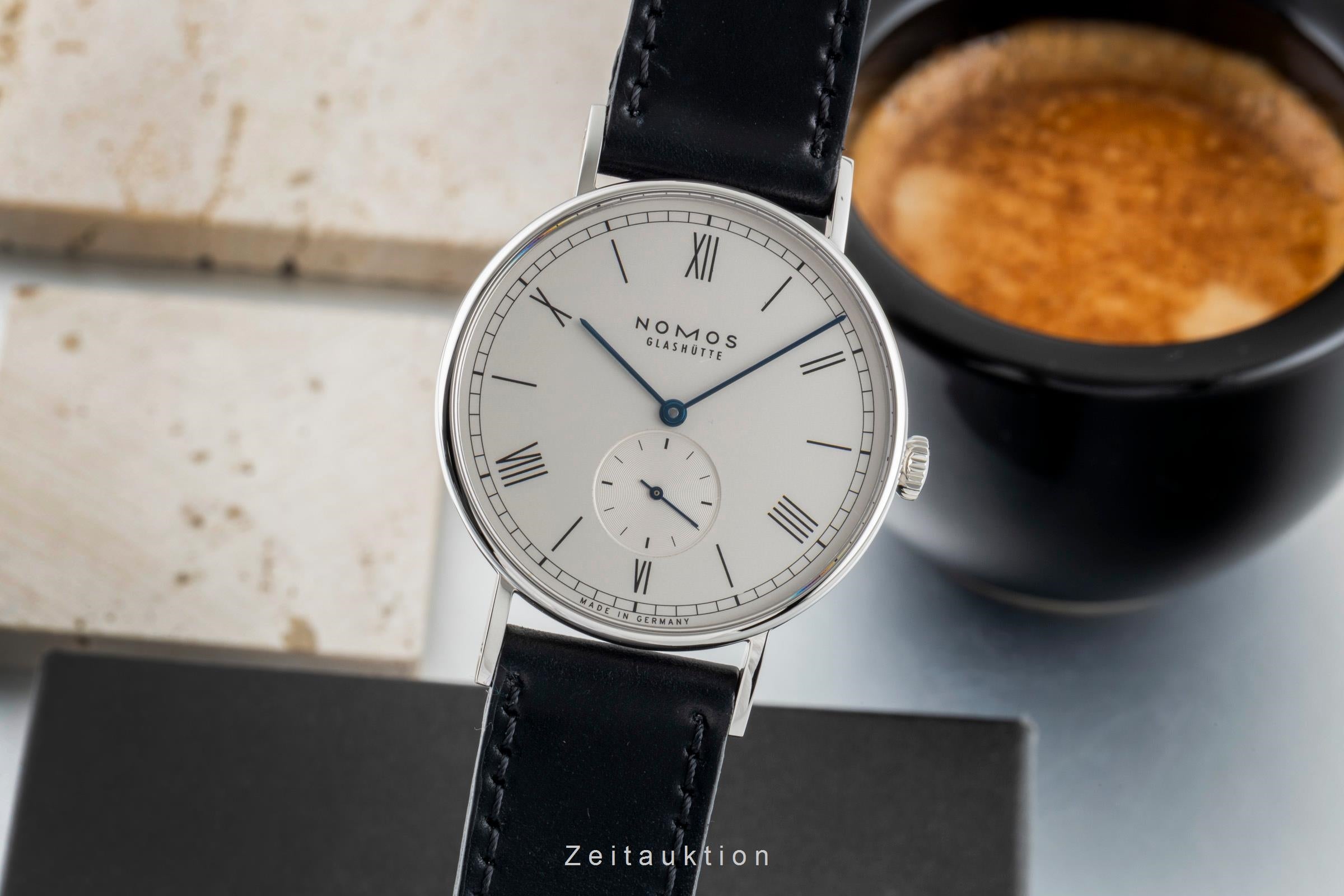 Nomos Ludwig acier à remontage manuel montre pour hommes 235 LP: 1960EUR  [2602490]