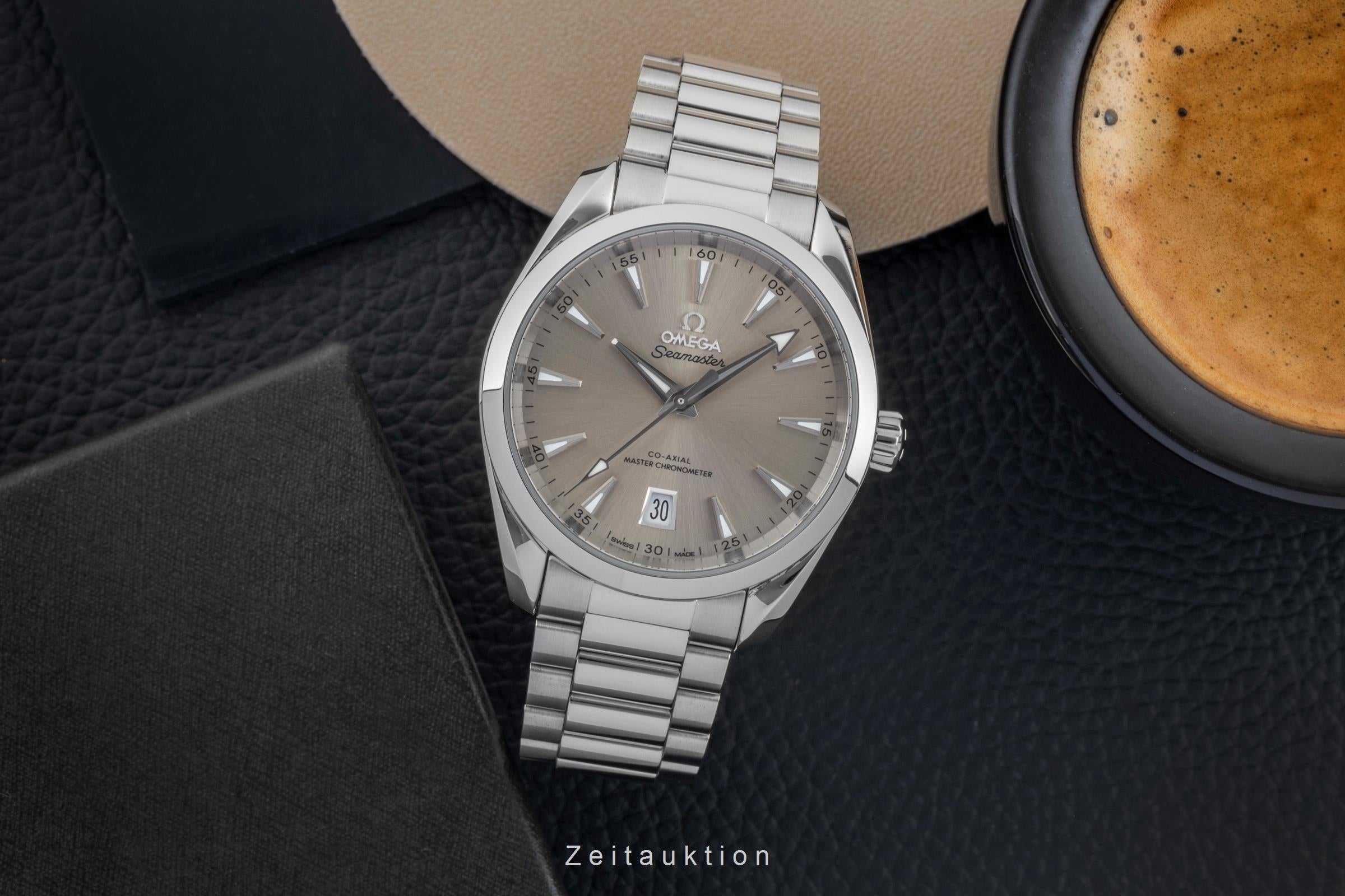Omega Seamaster acciaio automatismo orologio da uomo 220.10.38.20.09.001 LP: 7200EUR  [2602541]