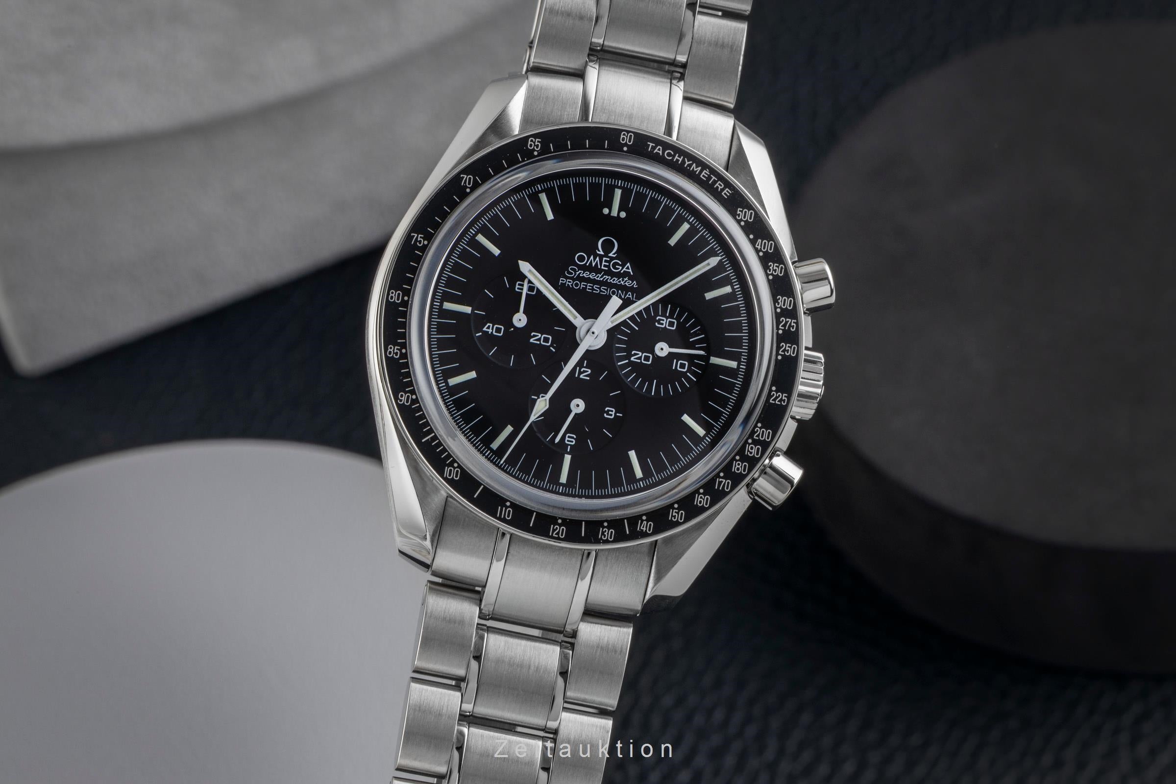 Omega Speedmaster Moonwatch chronographe acier à remontage manuel montre pour hommes 311.30.42.30.01.006 LP: 8700EUR  [2602557]