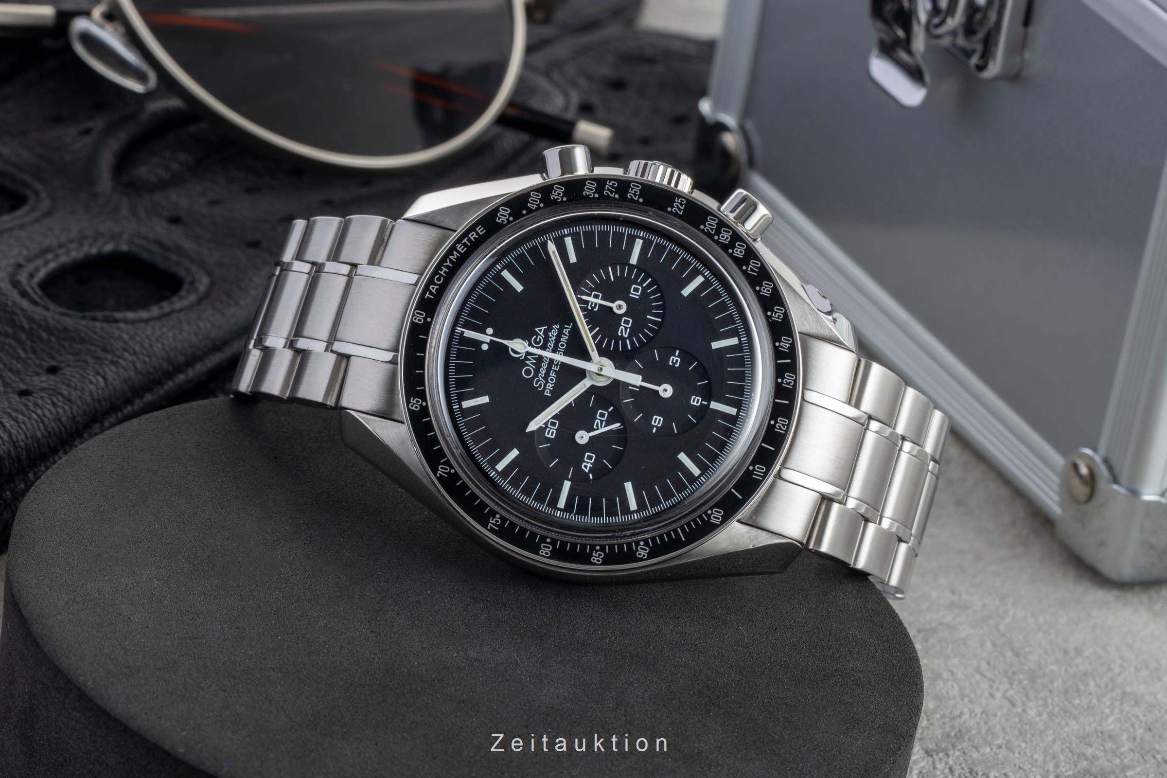 Omega Speedmaster Moonwatch chronograph steel manual winding men's watch 345.0022, 145.0022  [2602605]