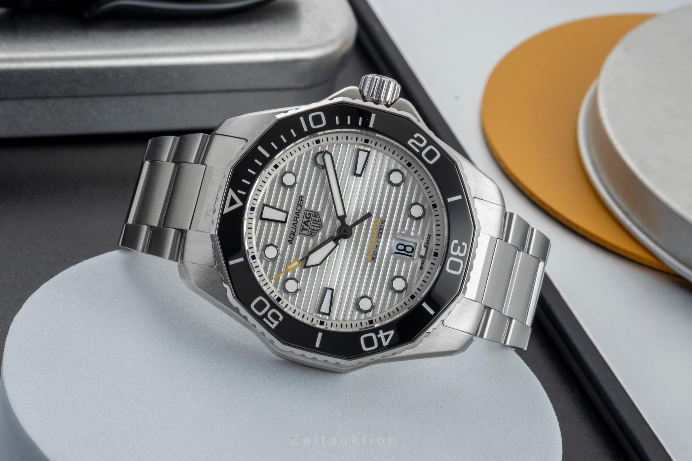 Tag Heuer Aquaracer steel automatic men's watch WBP201C-0  [2602620]
