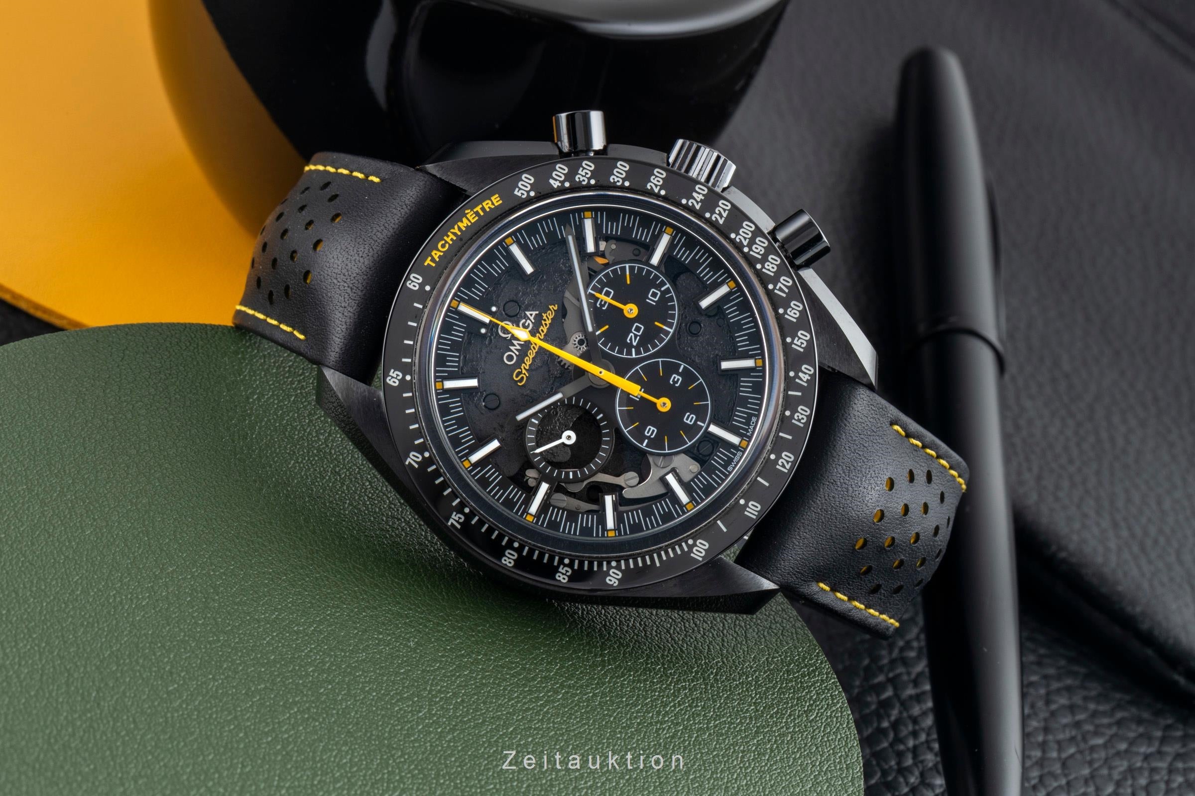 Omega Speedmaster Moonwatch chronograph ceramic manual winding men's watch 311.92.44.30.01.001 LP: 11700EUR  [2602630]