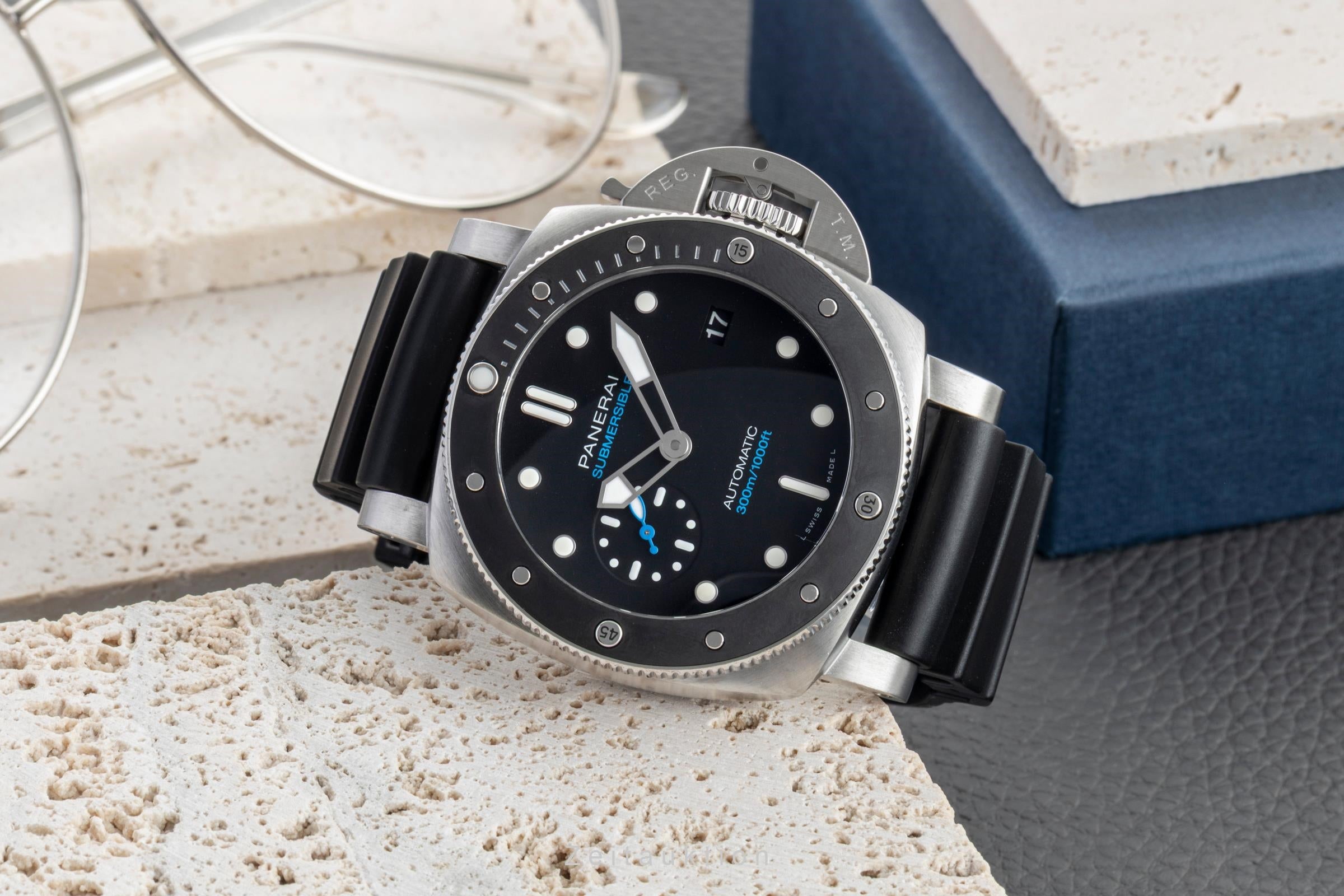 Panerai Submersible steel automatic men's watch PAM00683 LP: 9700EUR  [2602648]