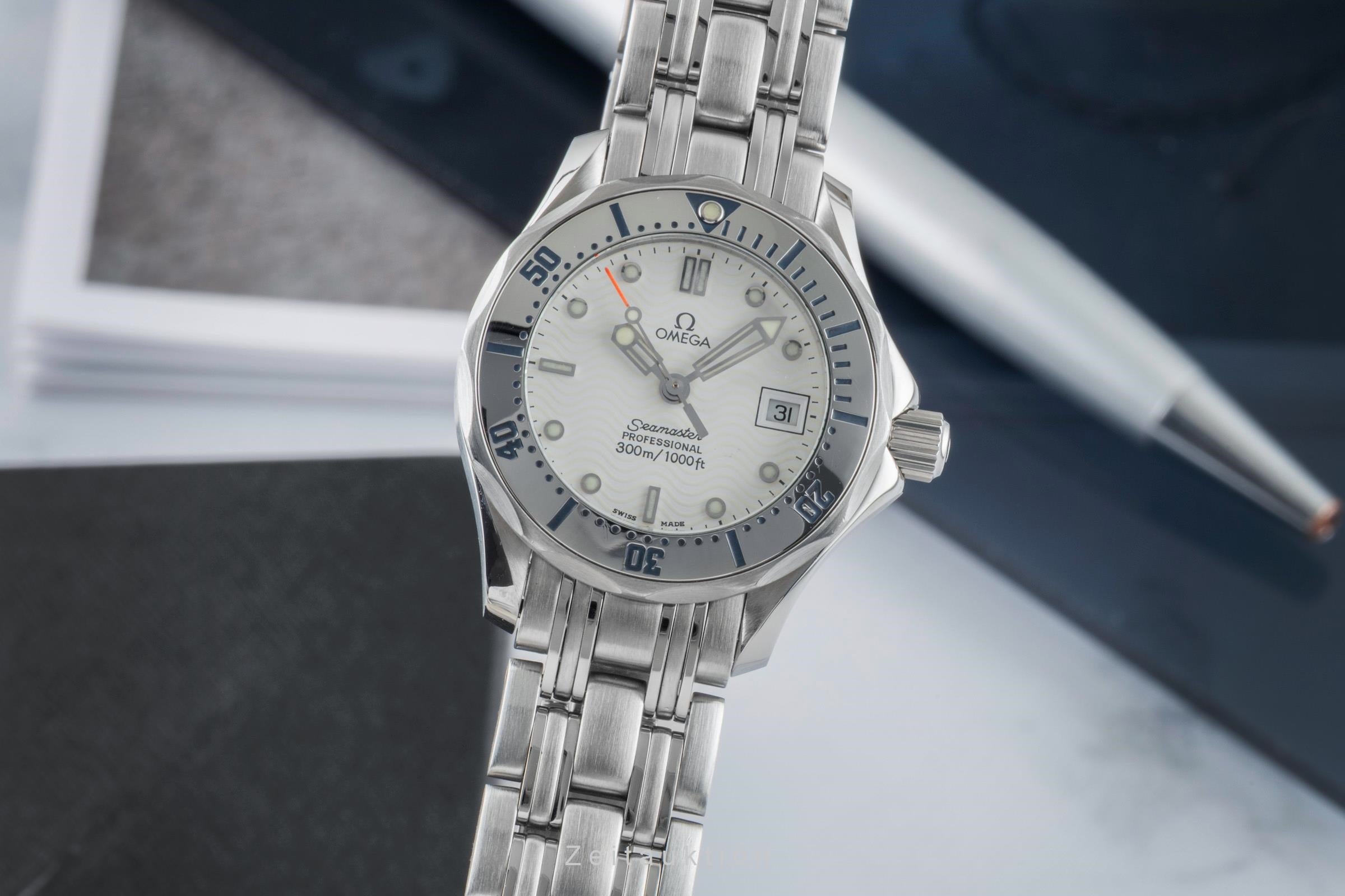Omega Seamaster steel quartz Kal. 1424 Ref. 2582.20.00, 796.1523