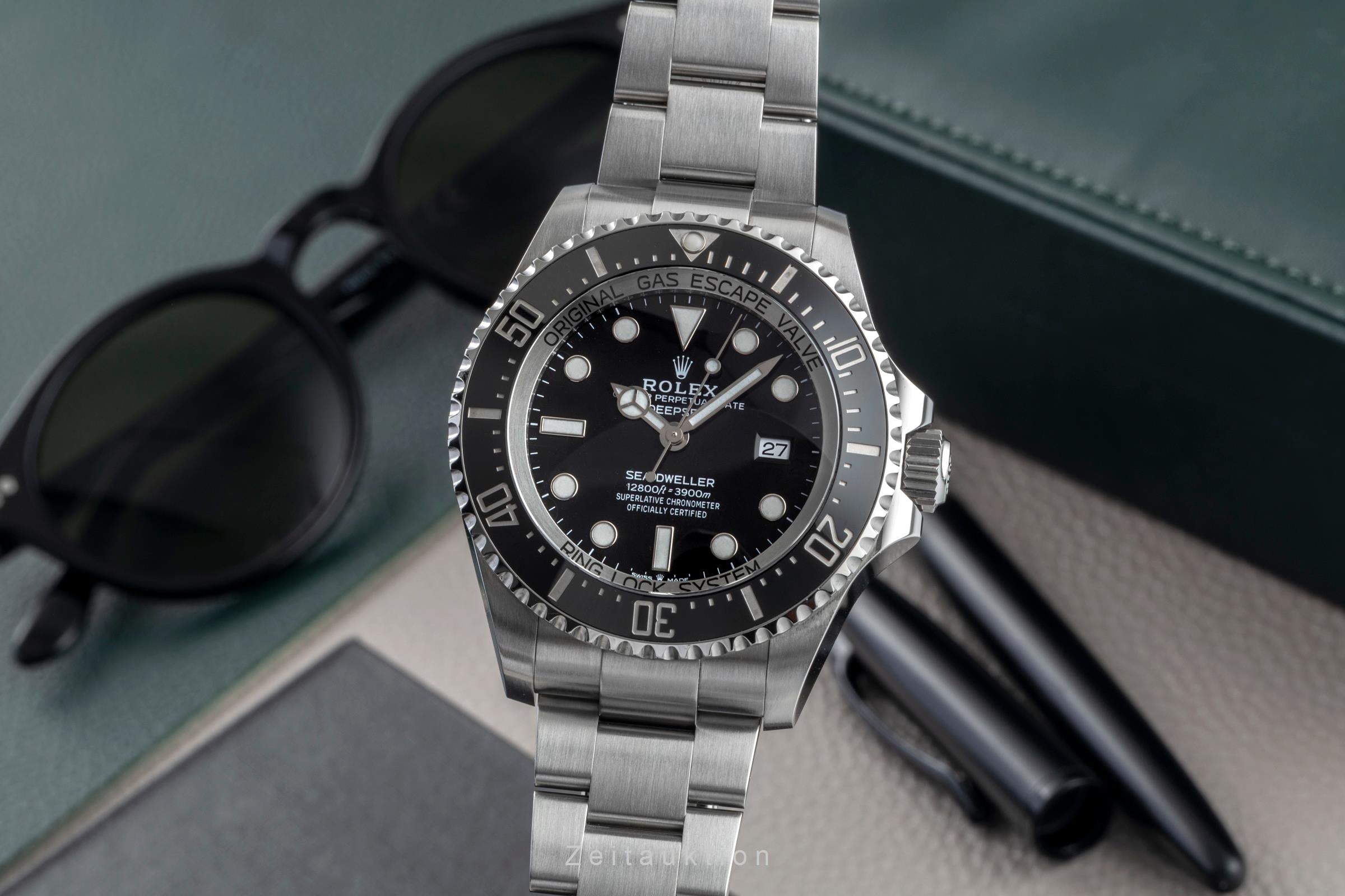 Rolex Sea-Dweller steel automatic men's watch 126660  [2602895]