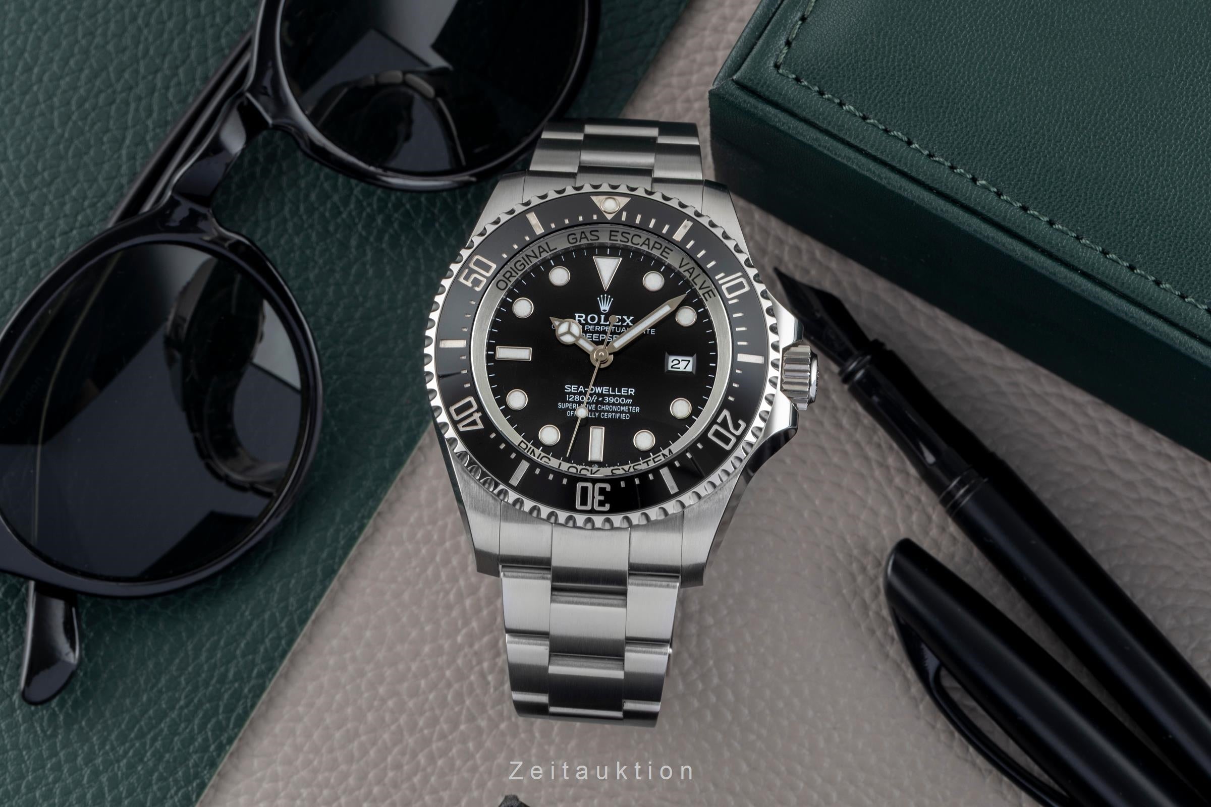 Rolex Sea-Dweller steel automatic men's watch 126660  [2602895]
