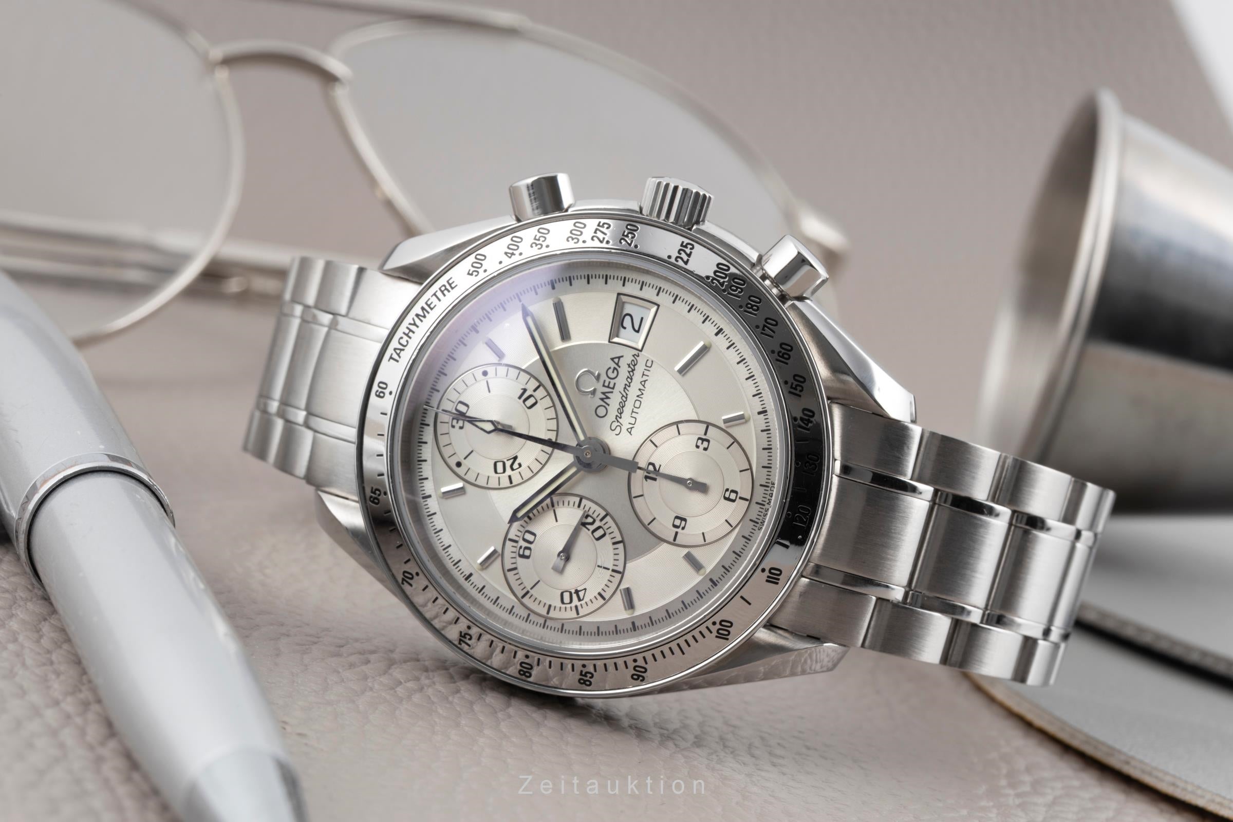 Omega Speedmaster Date chronographe acier automatique montre pour hommes 3513.30.00 LP: 6100EUR  [2603014]
