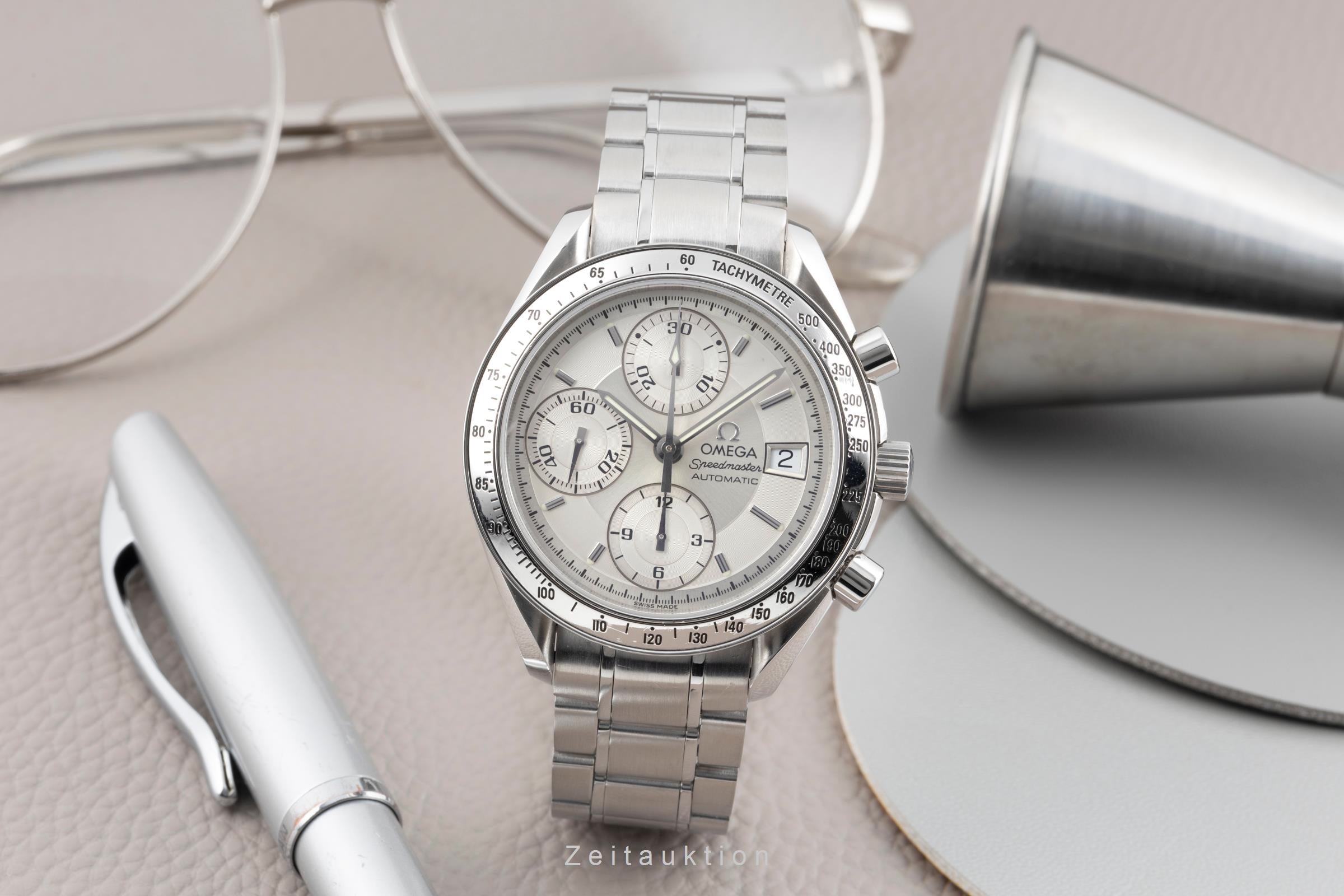 Omega Speedmaster Date chronographe acier automatique montre pour hommes 3513.30.00 LP: 6100EUR  [2603014]
