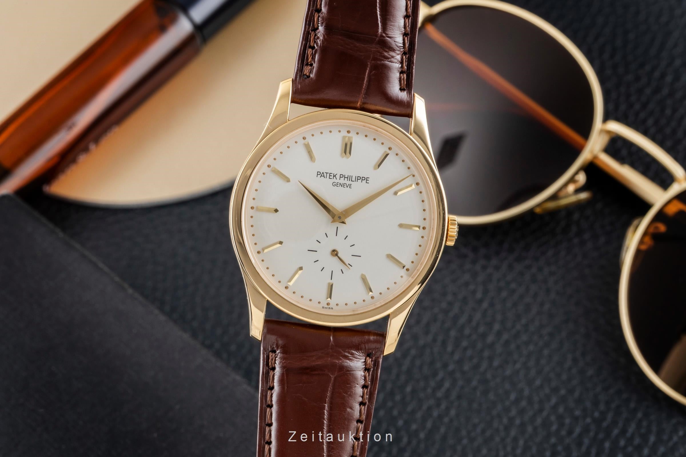 Patek Philippe Calatrava 18 ct gold manual winding Kal. 215PS Ref