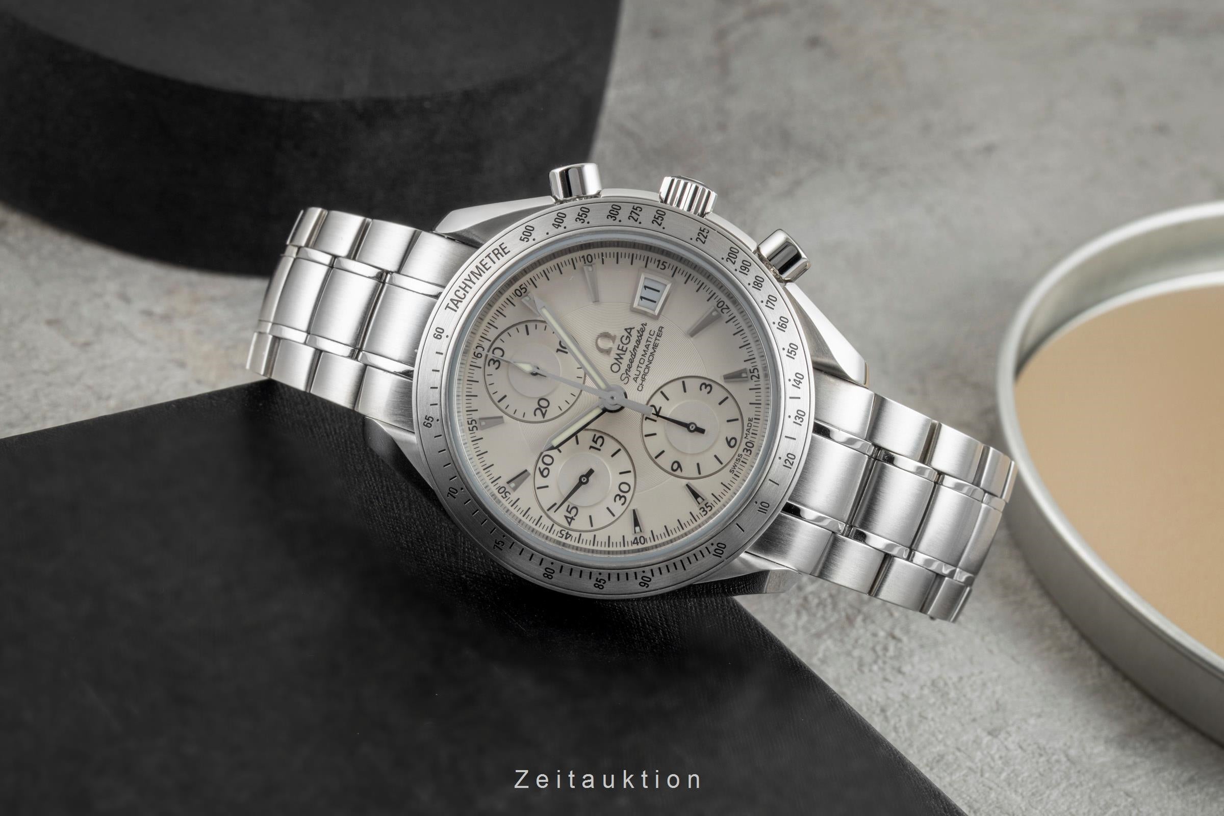 Omega Speedmaster Date Chronograph Stahl Automatik Ref. 3211.30.00 VP: 6100,- € [2603069]