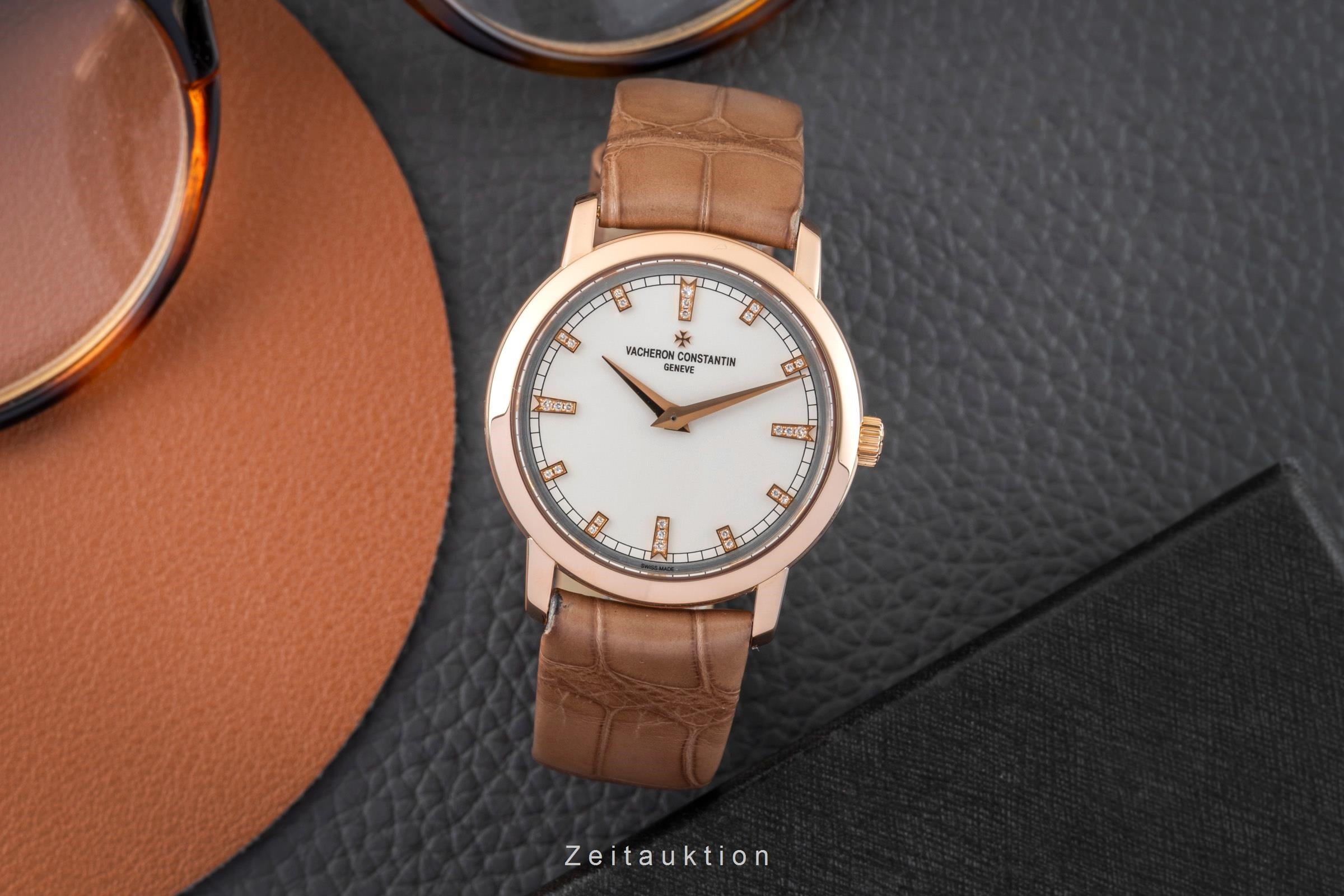 Vacheron & Constantin Traditionnelle oro rosado de 18 quilates cuarzo reloj para damas  25155/000R-9585 LP: 14600EUR  [2603193]