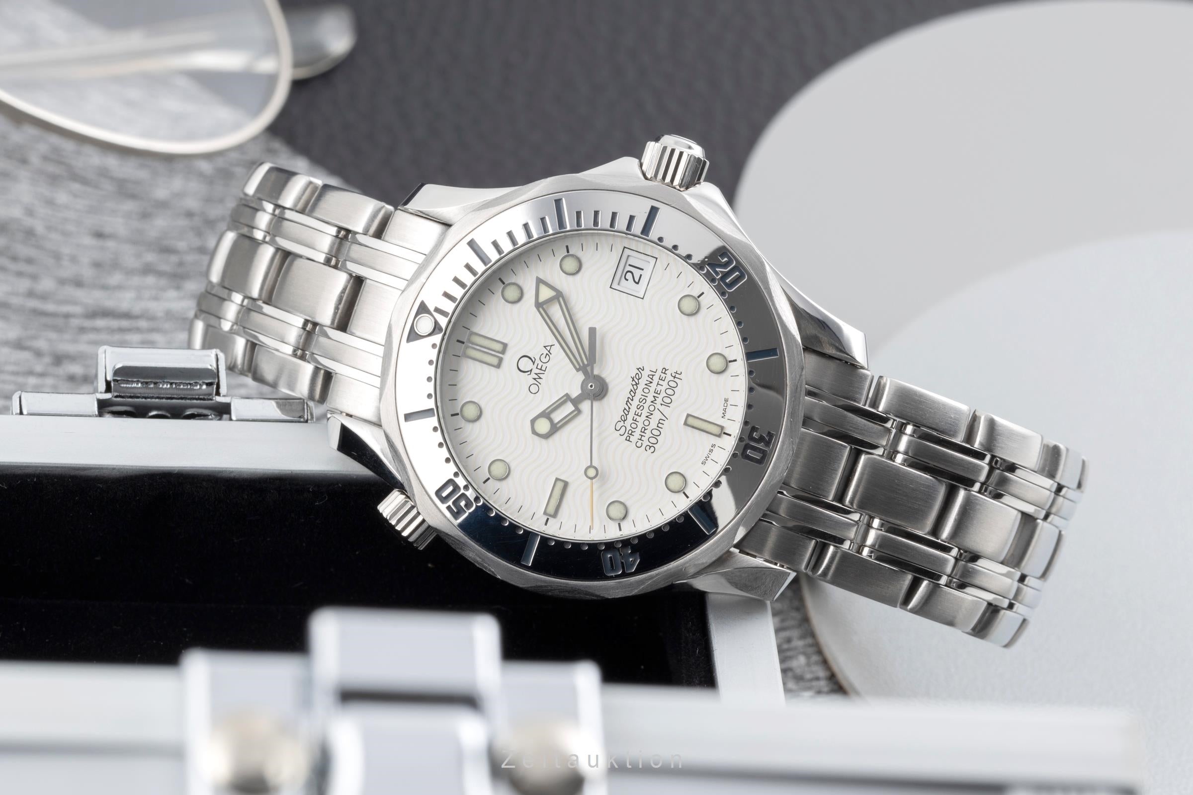 Omega Seamaster steel automatic men's watch 2552.20.00  [2603380]