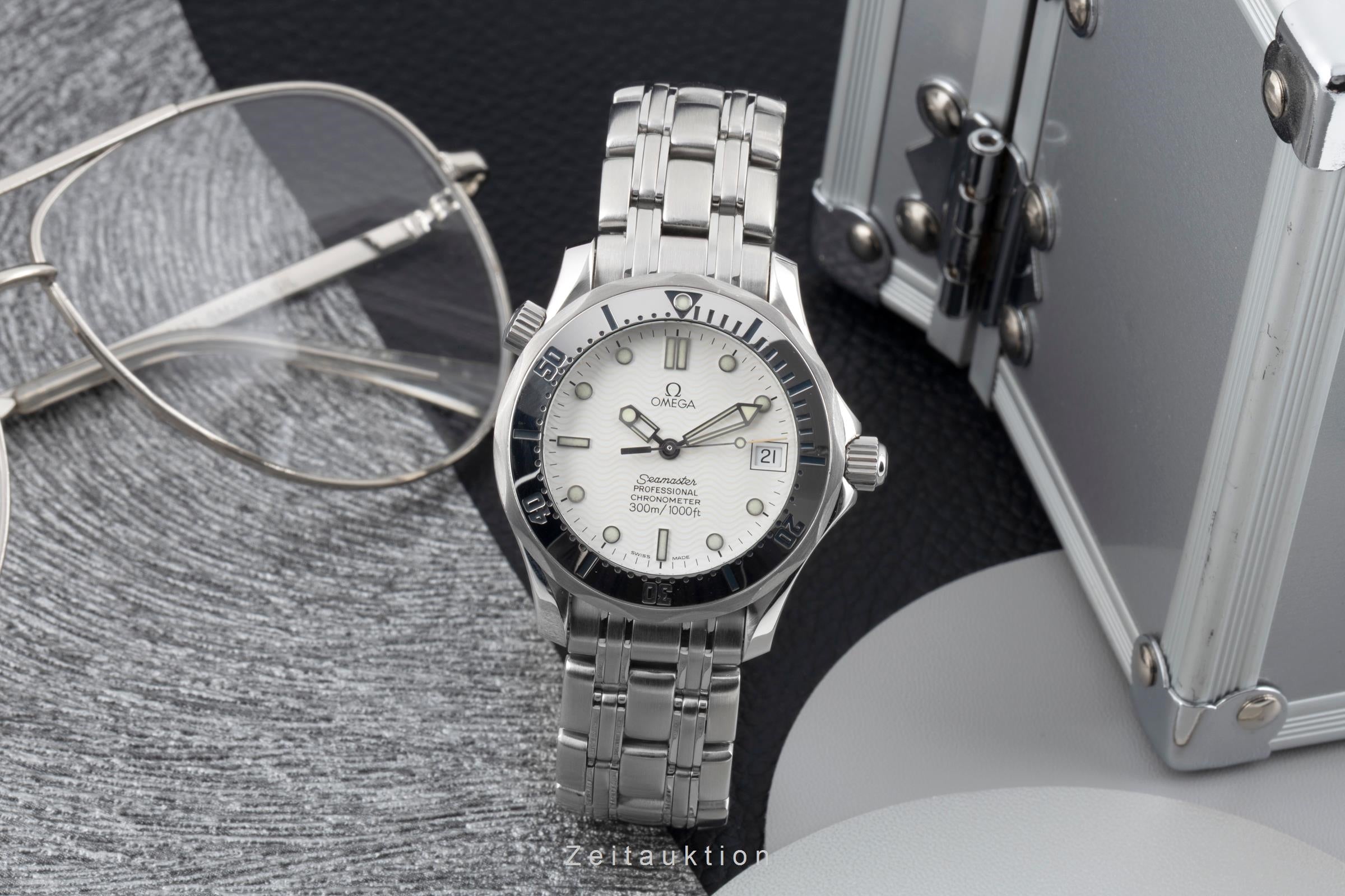 Omega Seamaster steel automatic men's watch 2552.20.00  [2603380]