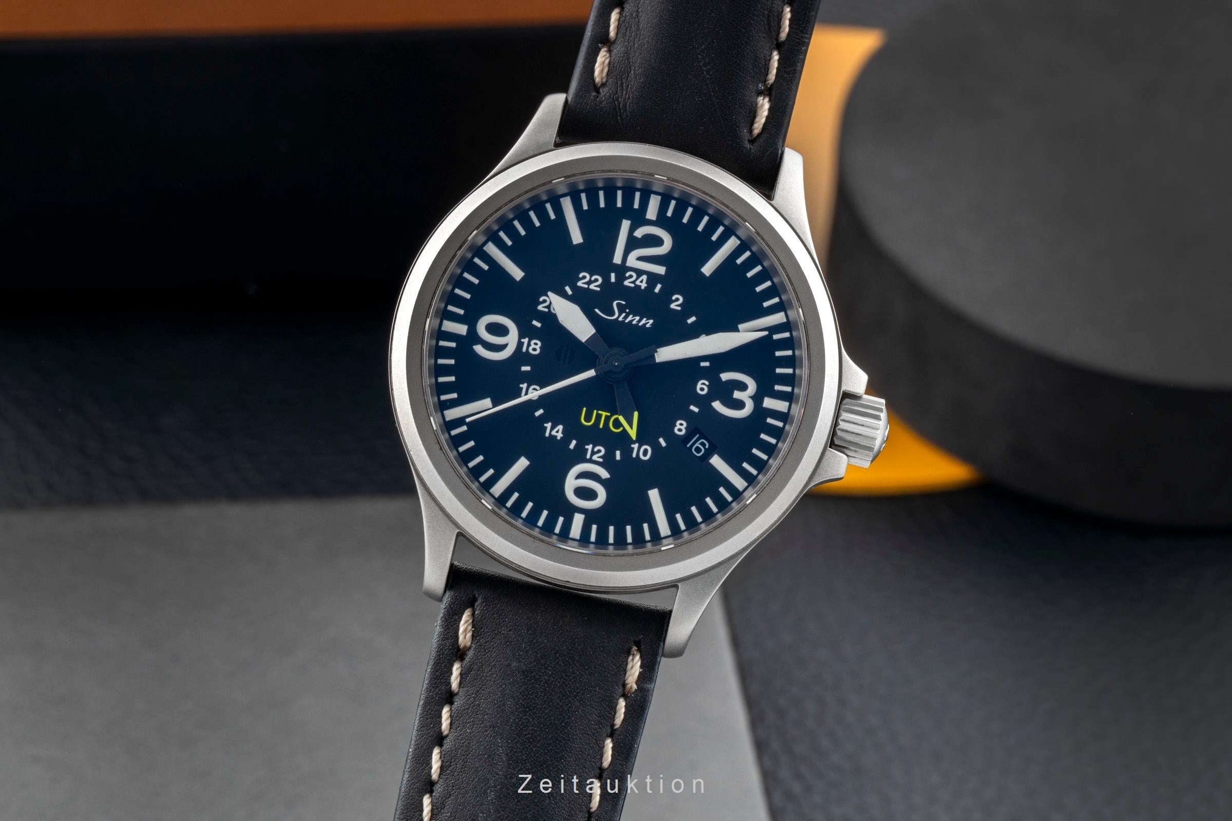 Sinn 856 UTC steel automatic men's watch 856.010 LP: 2110EUR  [2603530]