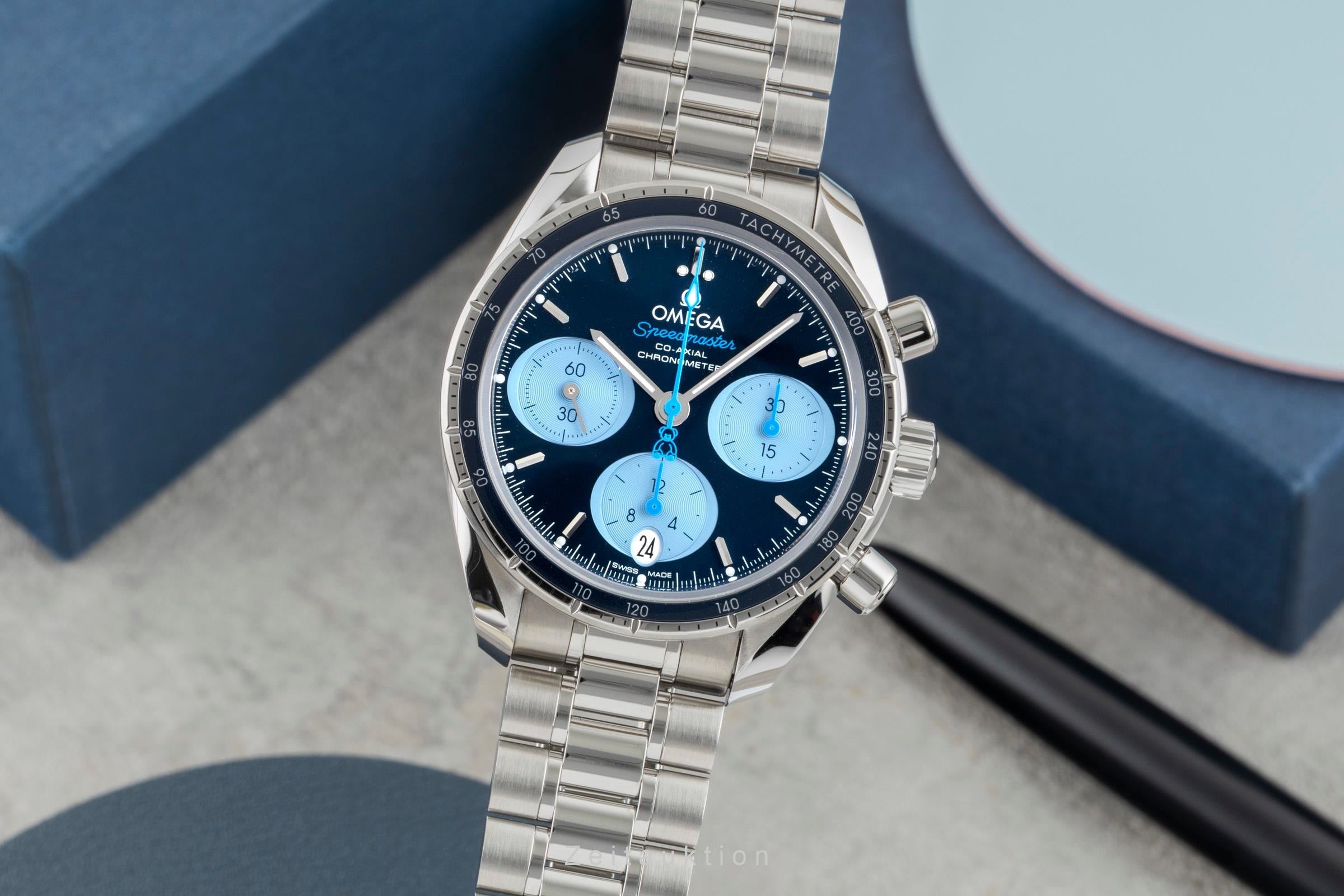 Omega Speedmaster chronograph steel automatic Kal. 3330 Ref