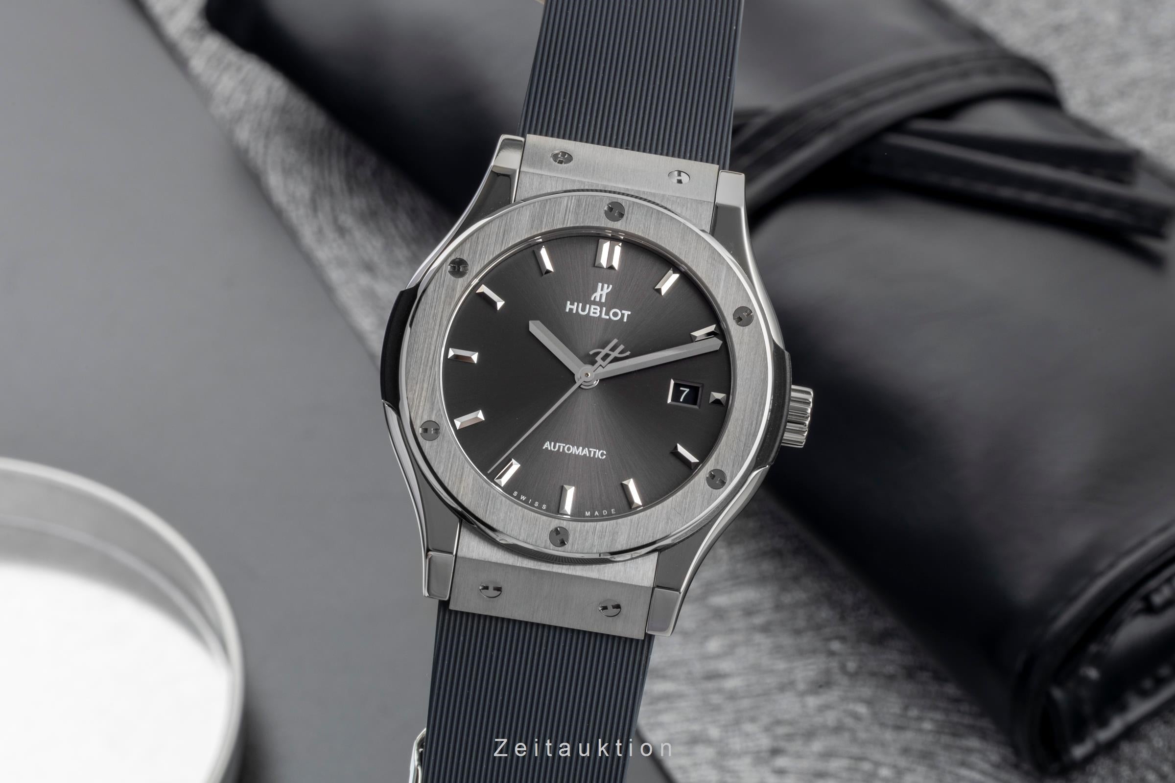 Hublot Classic Fusion titanium automatic men's watch 542.NX.7071.LR LP: 8500EUR  [2603795]