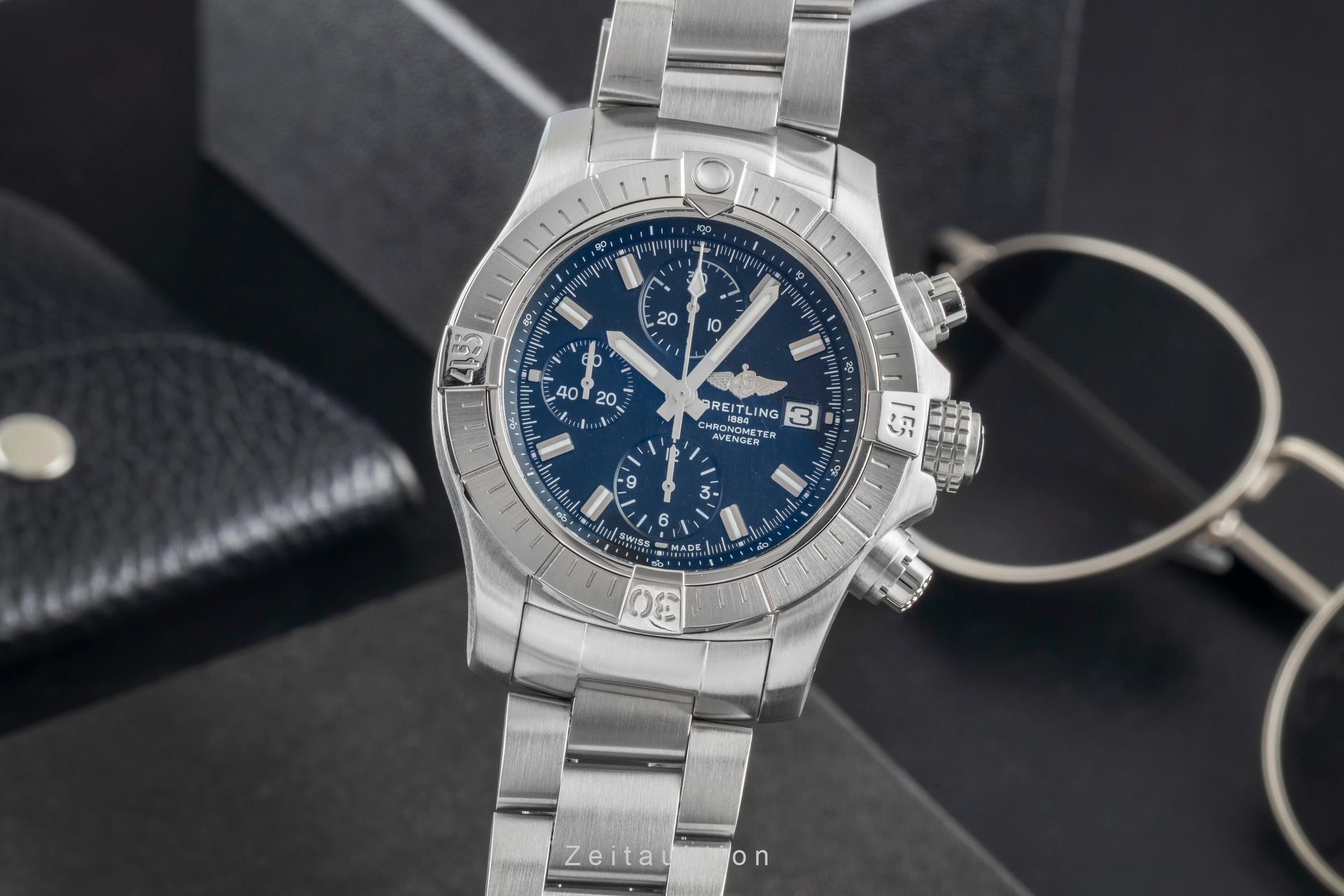 Breitling Avenger Chronograph Stahl Automatik Herrenuhr Ref. A13385101B1A1 B&P [2603838]