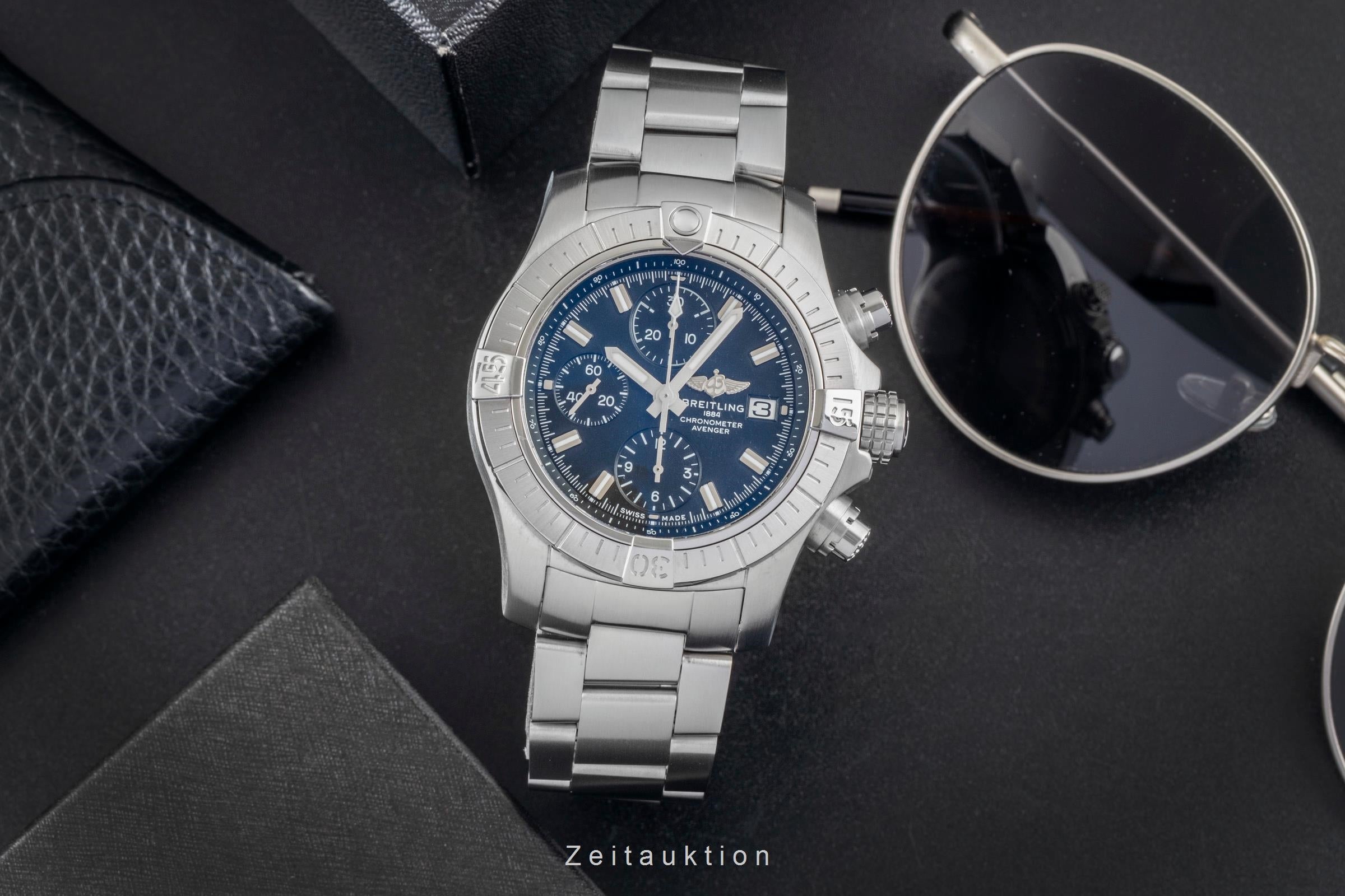 Breitling Avenger Chronograph Stahl Automatik Herrenuhr Ref. A13385101B1A1 B&P [2603838]