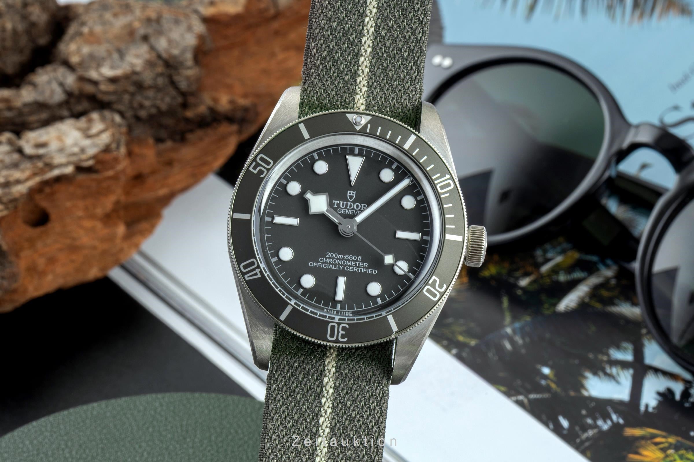 Tudor77ページ② Tudor Black Bay silver automatic Kal. MT 5400 Ref. 79010SG-0002