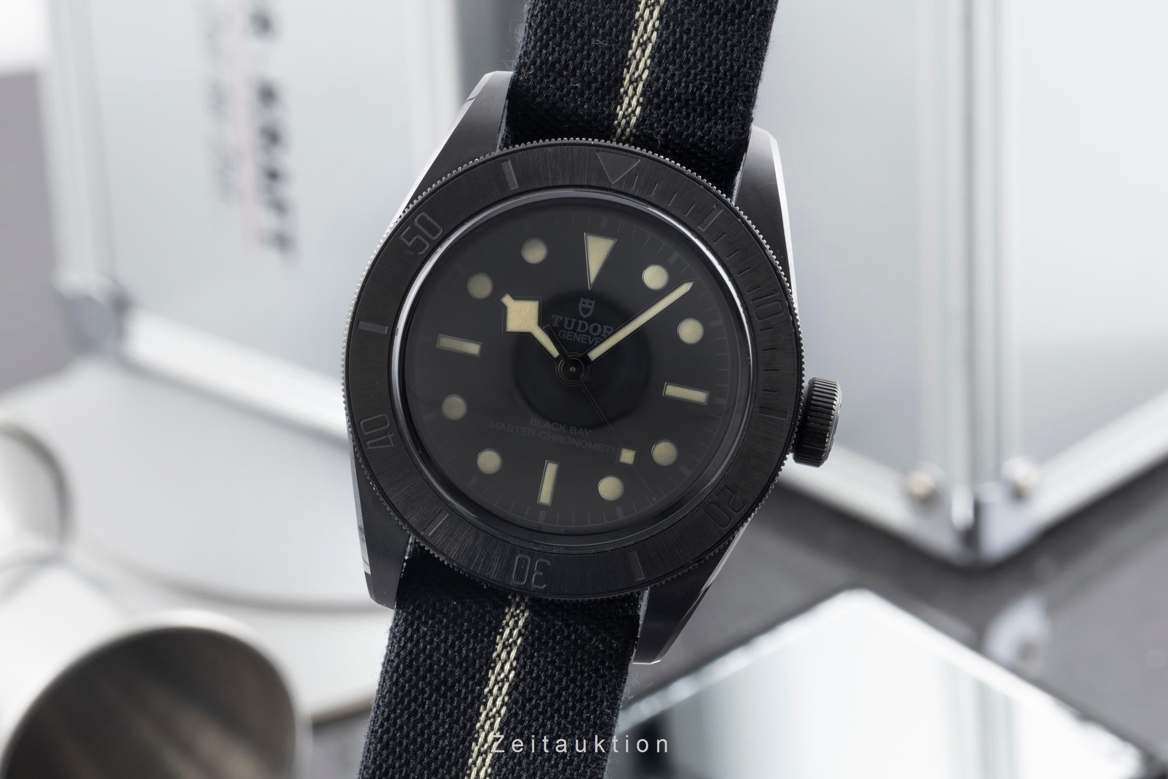 Tudor Black Bay cerámica / acero automático reloj para caballeros M79210CNU-0001 LP: 5570EUR  [2603950]