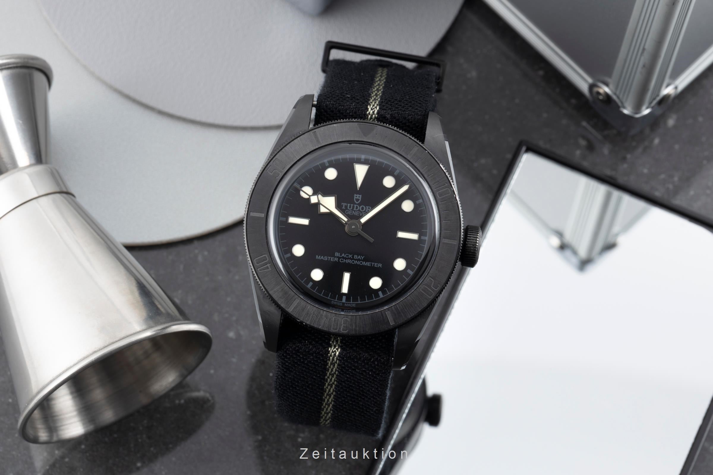 Tudor Black Bay cerámica / acero automático reloj para caballeros M79210CNU-0001 LP: 5570EUR  [2603950]