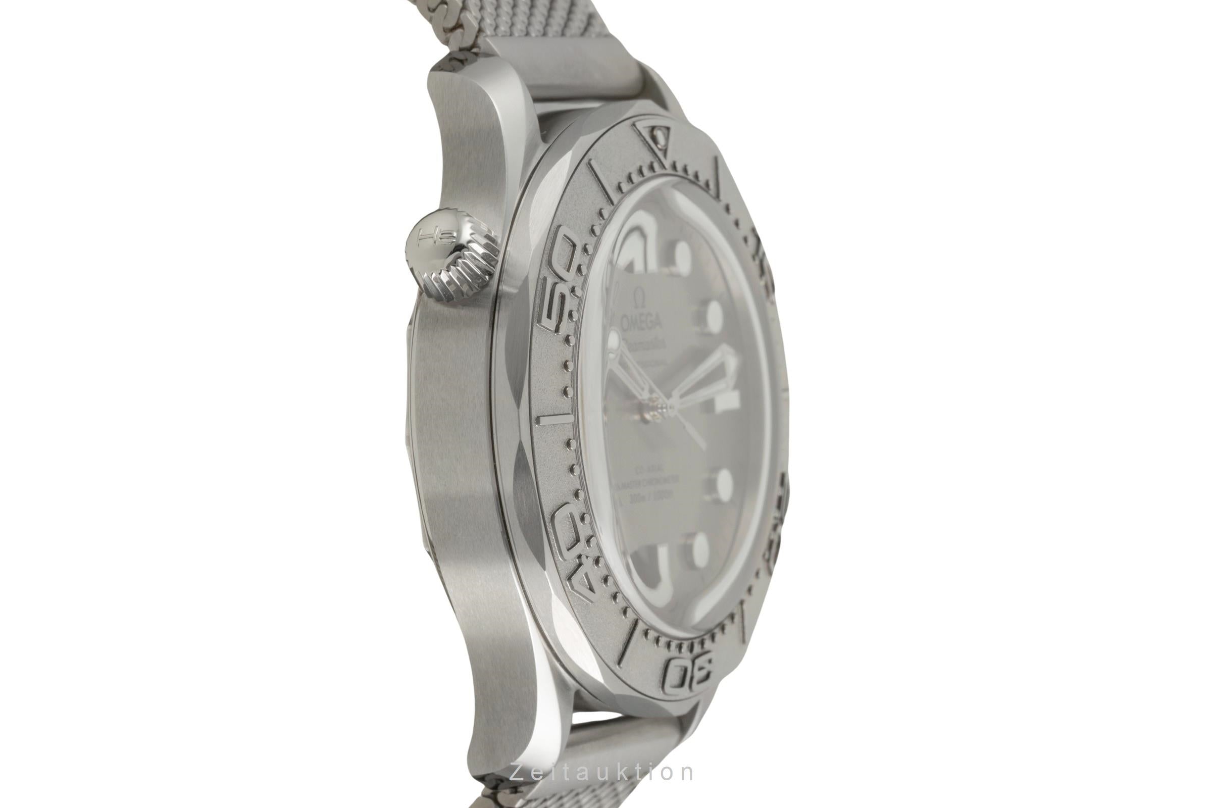 Omega Seamaster steel / titanium automatic men's watch 210.30.42.20.06.002 LP: 7100EUR  [2603979]