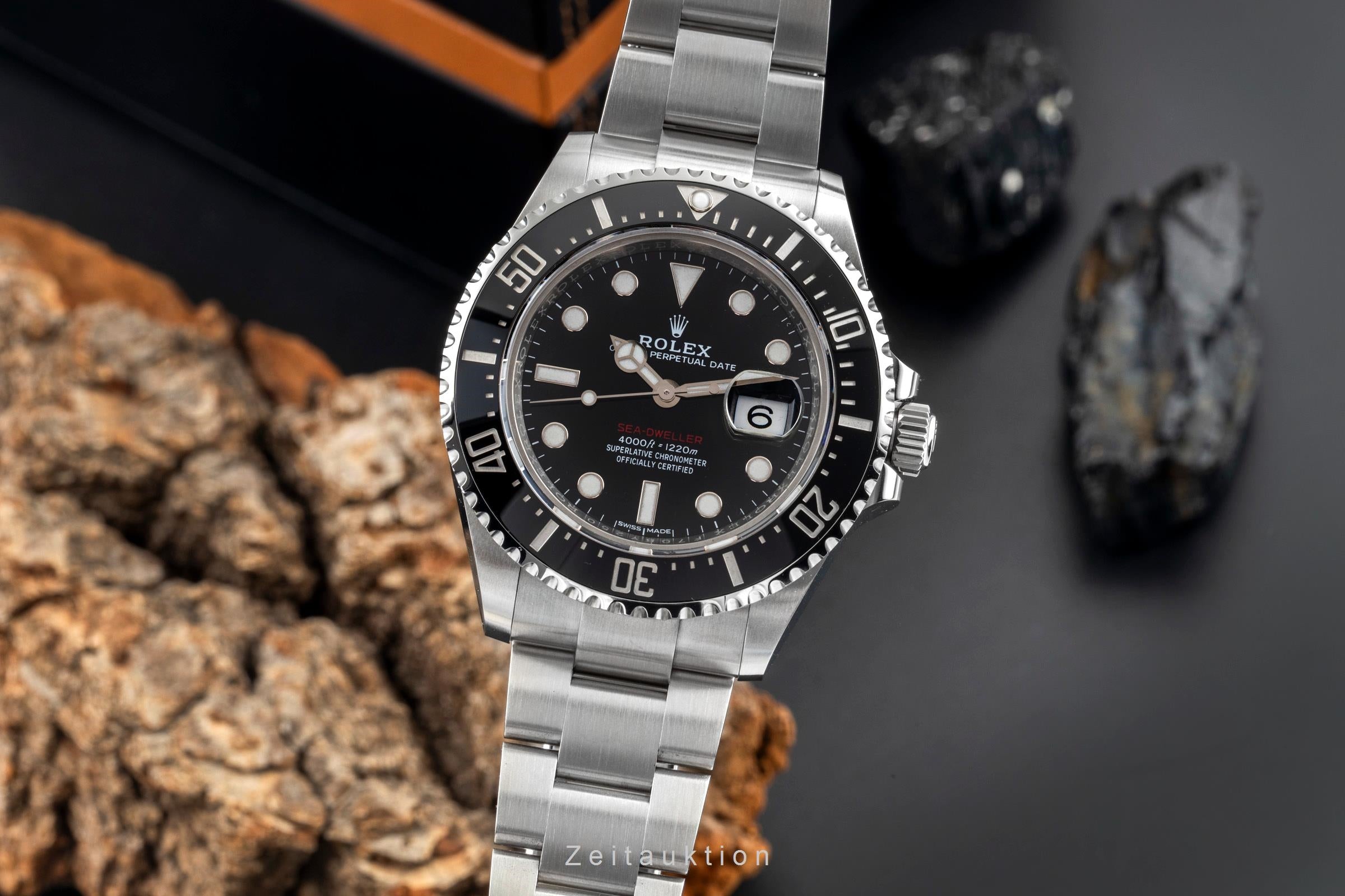 Rolex Sea-Dweller Single Red Stahl Herrenuhr Oyster Ref. 126600 B&P 2017 LC150 [2604039]