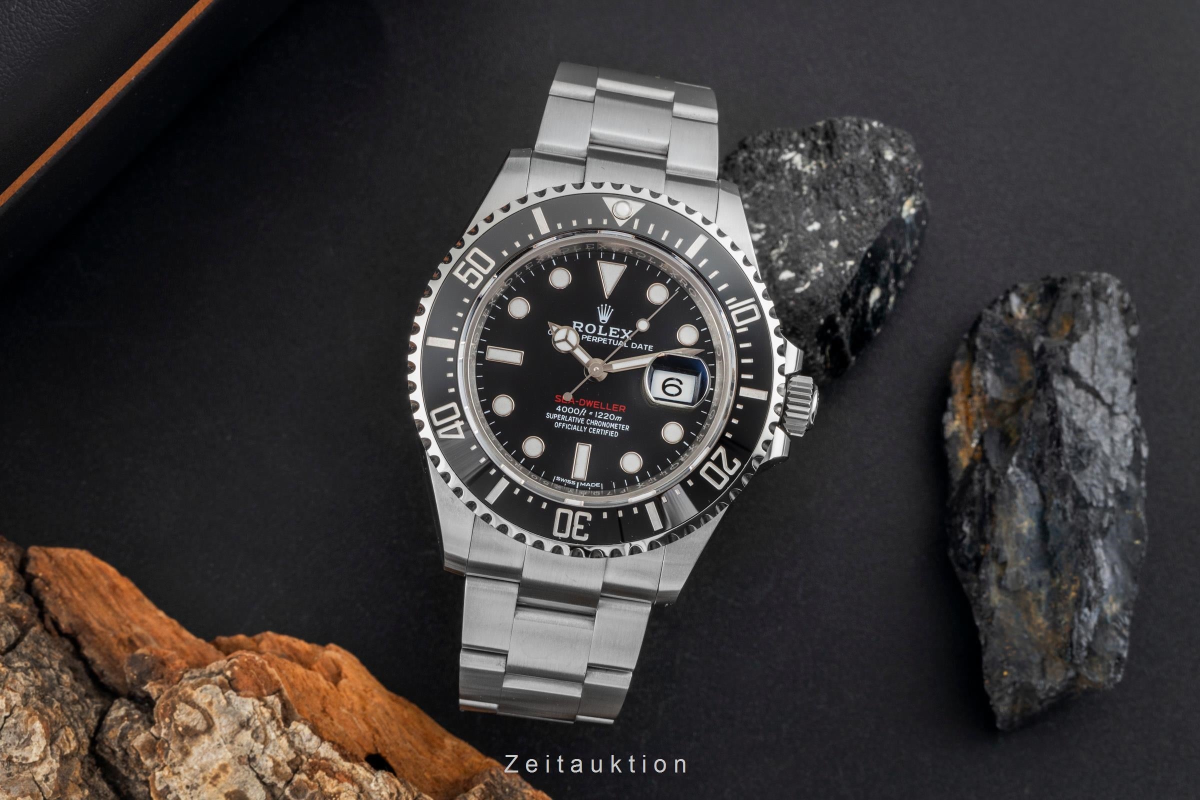 Rolex Sea-Dweller Single Red Stahl Herrenuhr Oyster Ref. 126600 B&P 2017 LC150 [2604039]