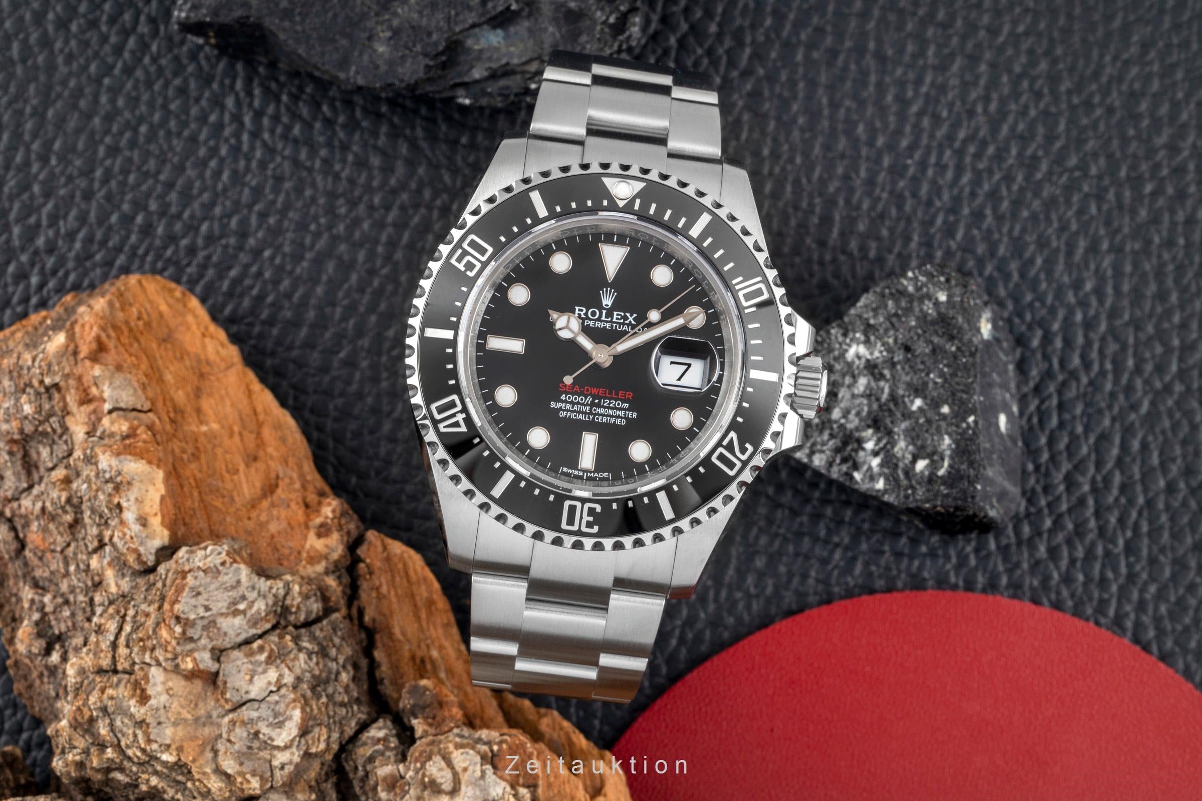 Rolex Sea-Dweller Single Red Stahl Herrenuhr Oyster Ref. 126600 B&P 2017 LC100 [2604079]