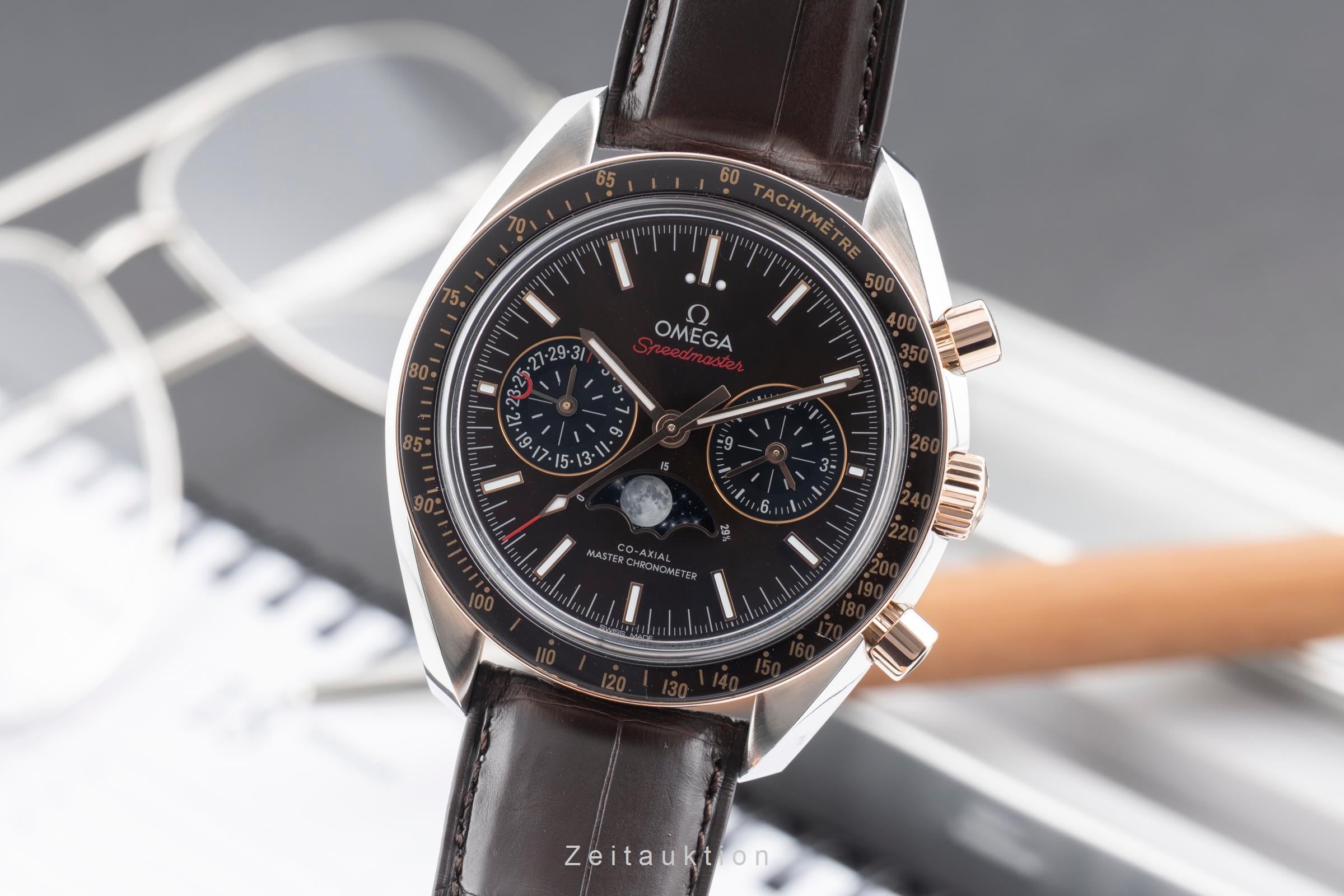 Omega Speedmaster Moonphase Stahl / Sedna Gold 304.23.44.52.13.001 NP: 17500,- € [2604129]