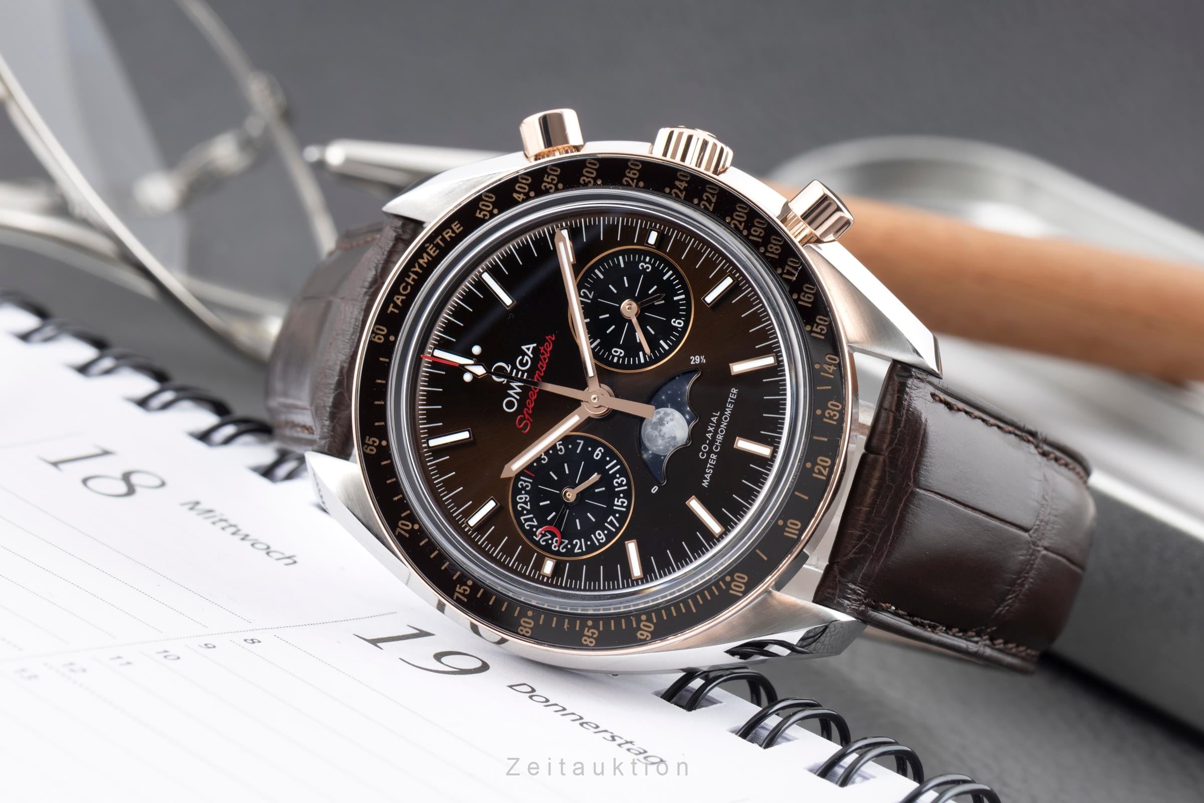 Omega Speedmaster Moonphase Stahl / Sedna Gold 304.23.44.52.13.001 NP: 17500,- € [2604129]