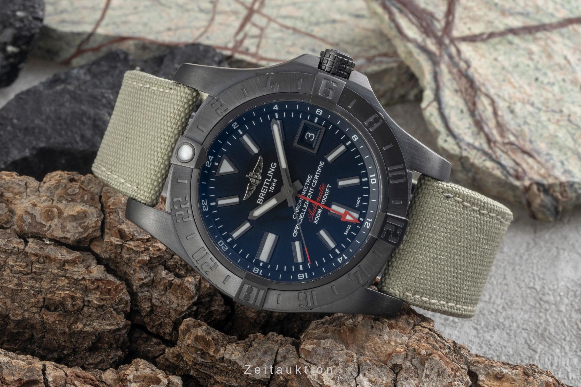 Breitling Avenger II GMT steel automatic men's watch M3239010/BF04 LP: 5650EUR  [2604247]