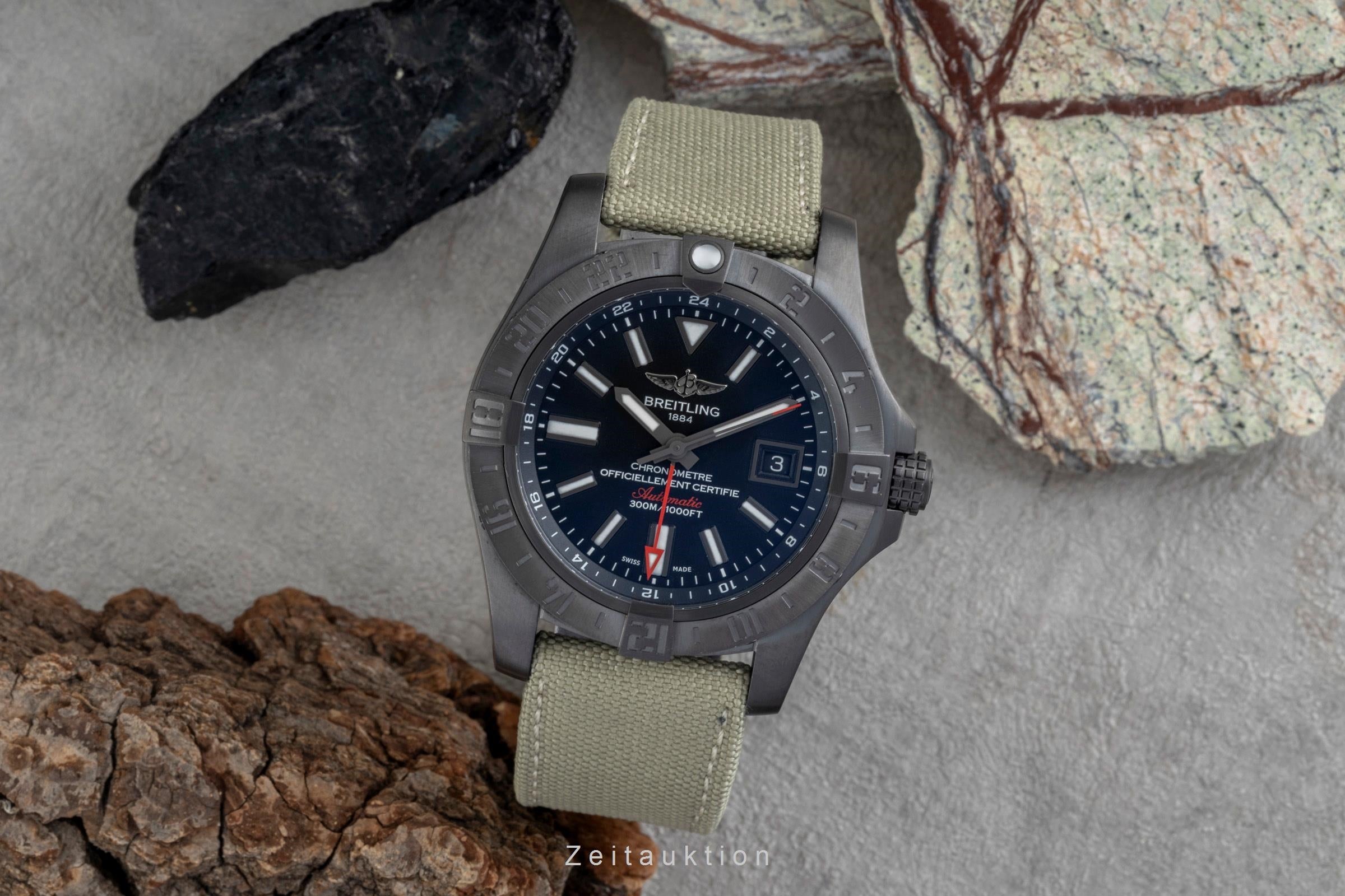 Breitling Avenger II GMT steel automatic men's watch M3239010/BF04 LP: 5650EUR  [2604247]