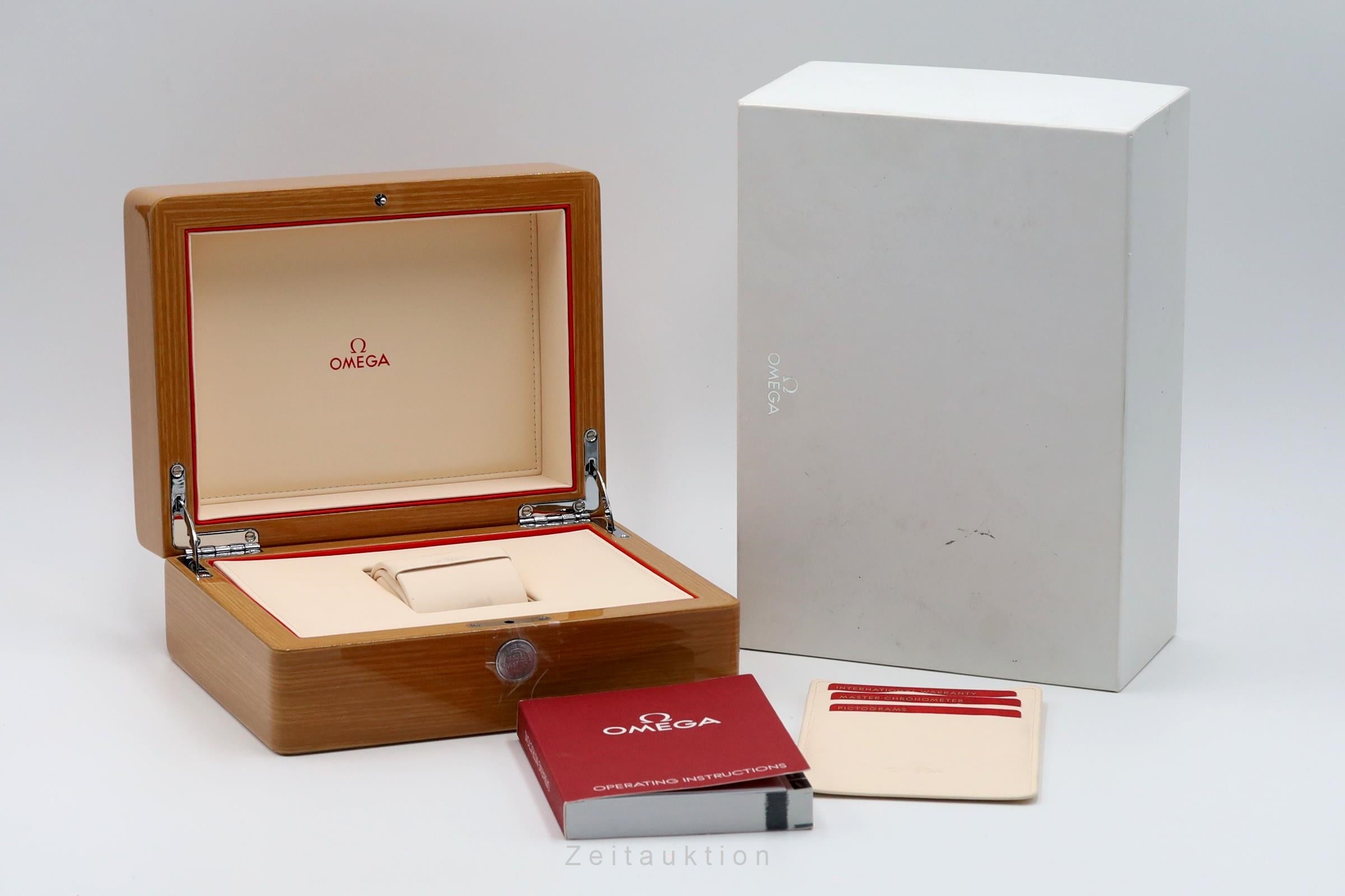 Omega Speedmaster chronograph steel automatic men's watch 304.33.44.52.03.001 LP: 12200EUR  [2604360]