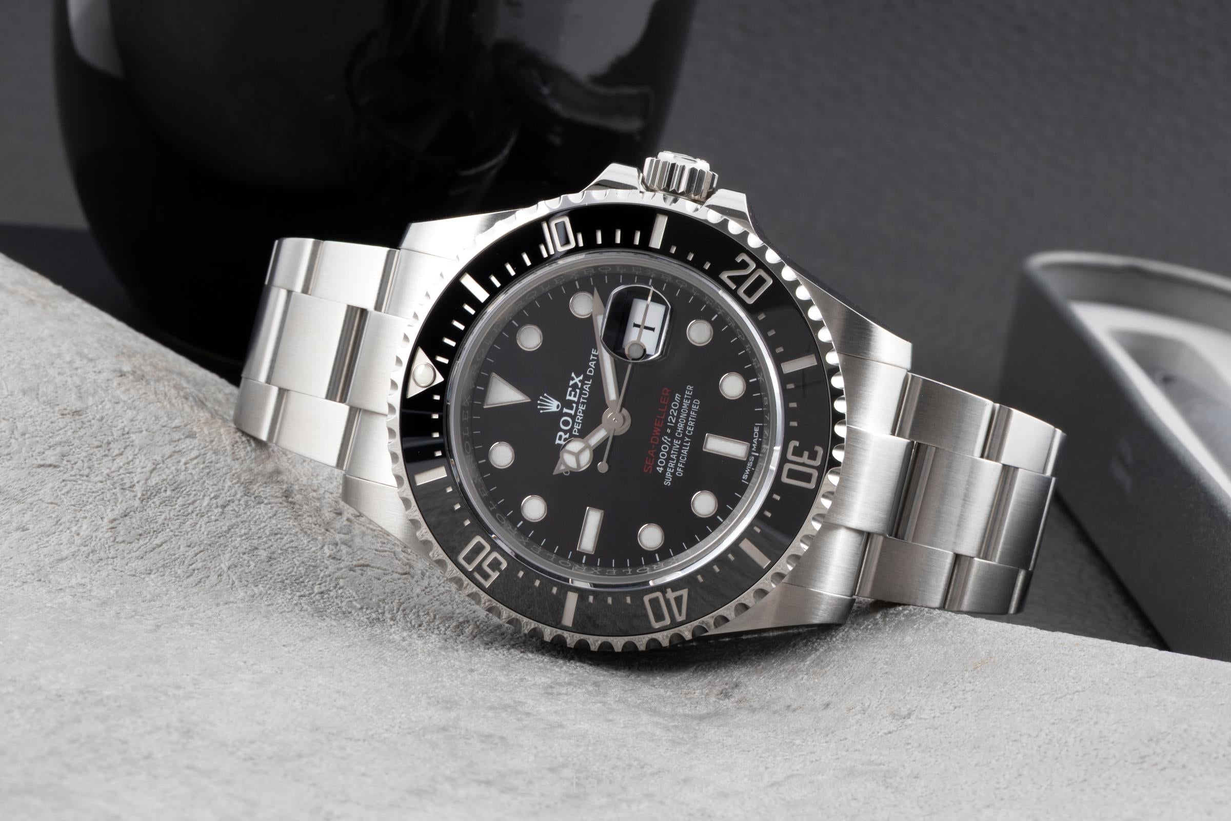 Rolex Sea-Dweller steel automatic men's watch 126600  [2604640]