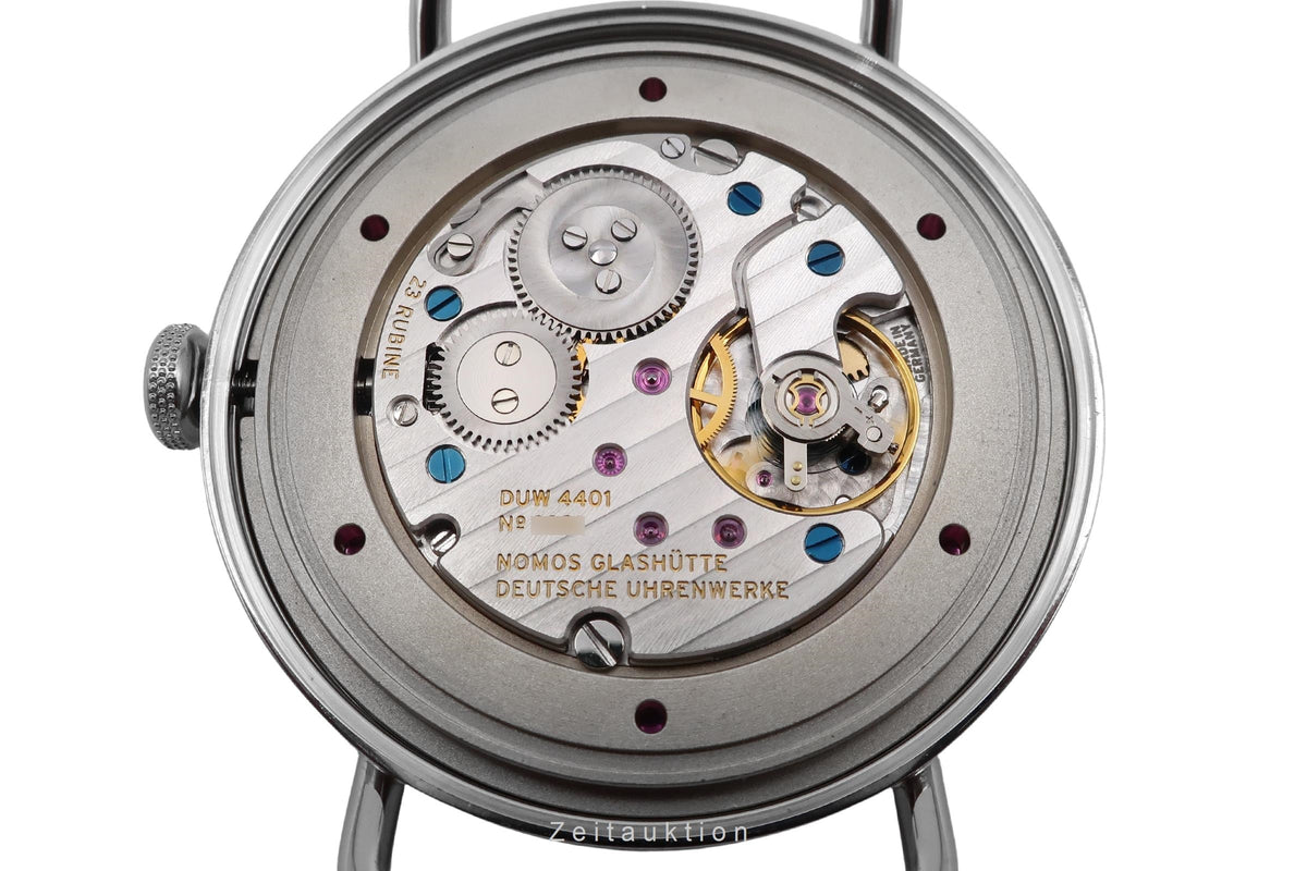 Nomos Metro Datum Gangreserve Handaufzug Stahl Ref.1101 B&P 2015 VP: 3440,- € [2604709]