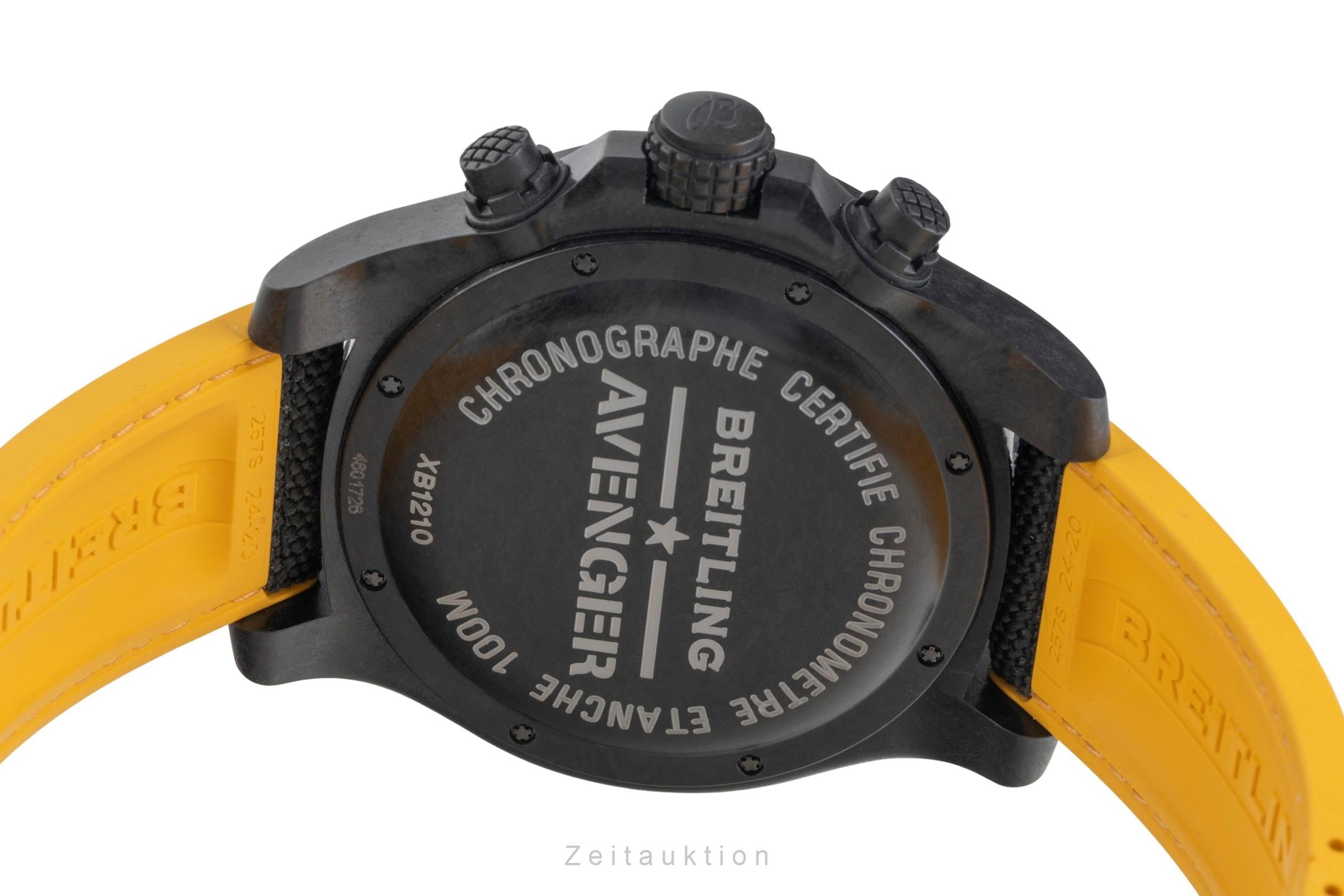 Breitling Avenger Hurricane Chronograph Breitlight Automatik XB1210E4/BE89 B&P [2604813]