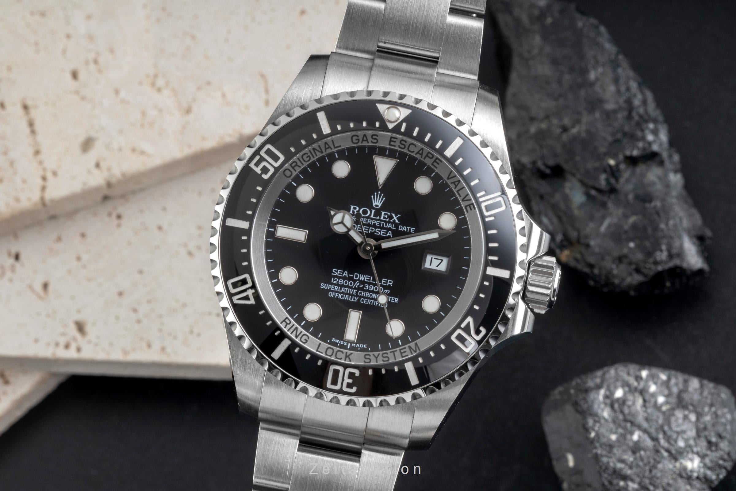 Rolex Sea-Dweller steel automatic men's watch 116660  [2605089]