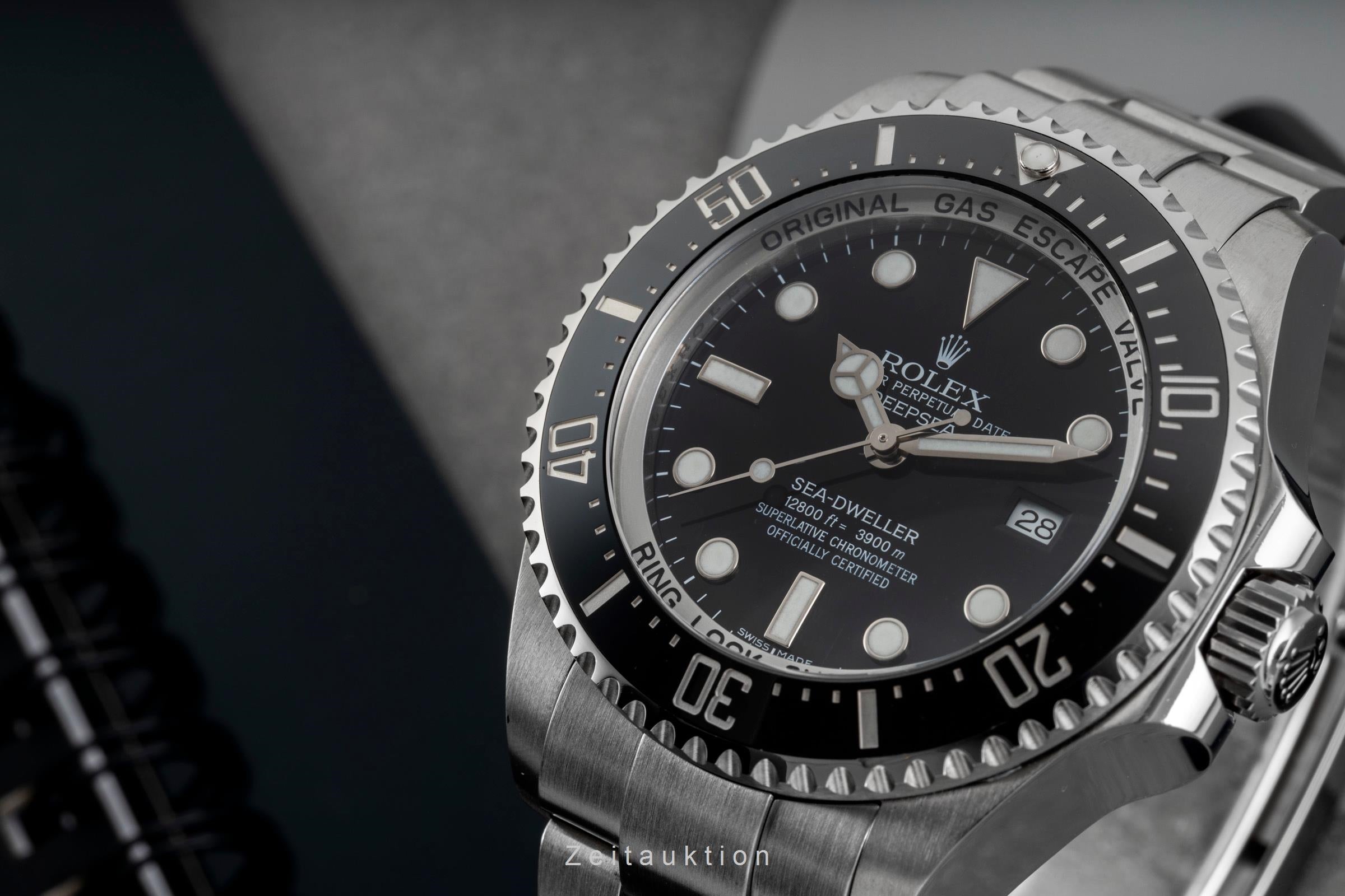 Rolex Sea-Dweller steel automatic men's watch 116660  [2605279]