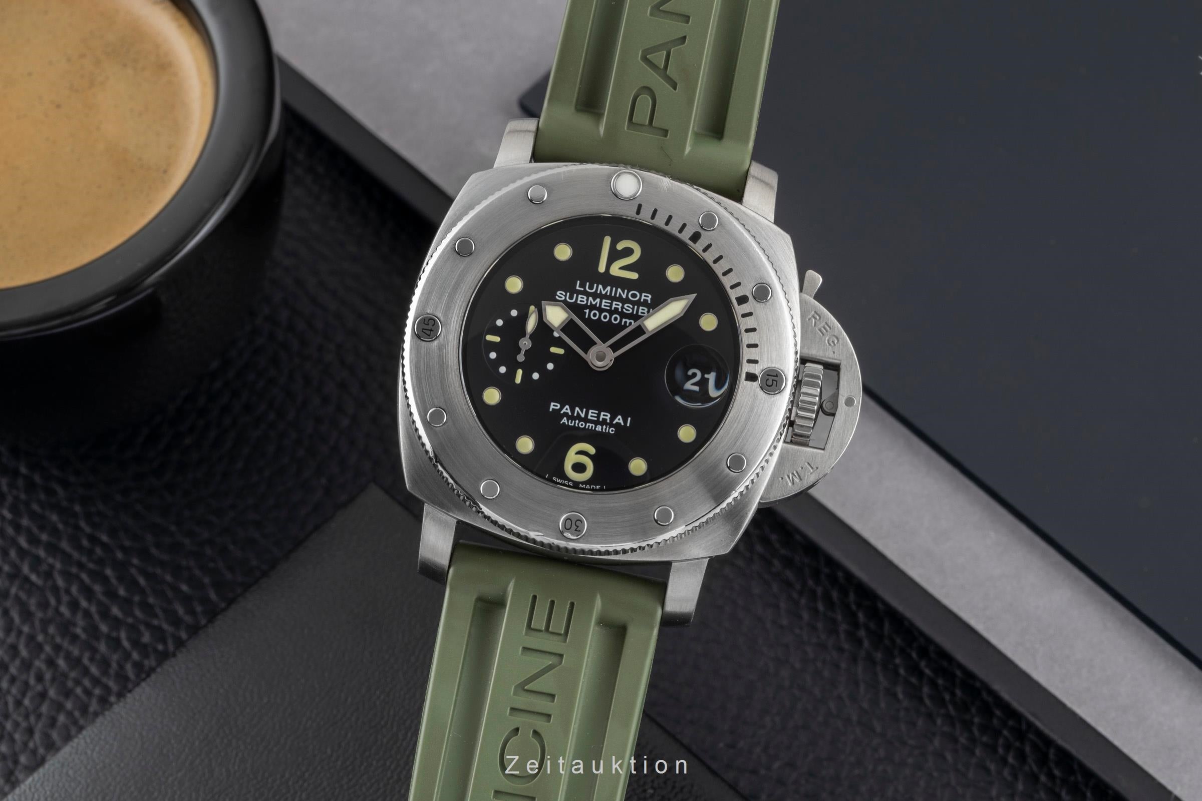 Panerai Submersible steel automatic men's watch PAM00243  [2605296]