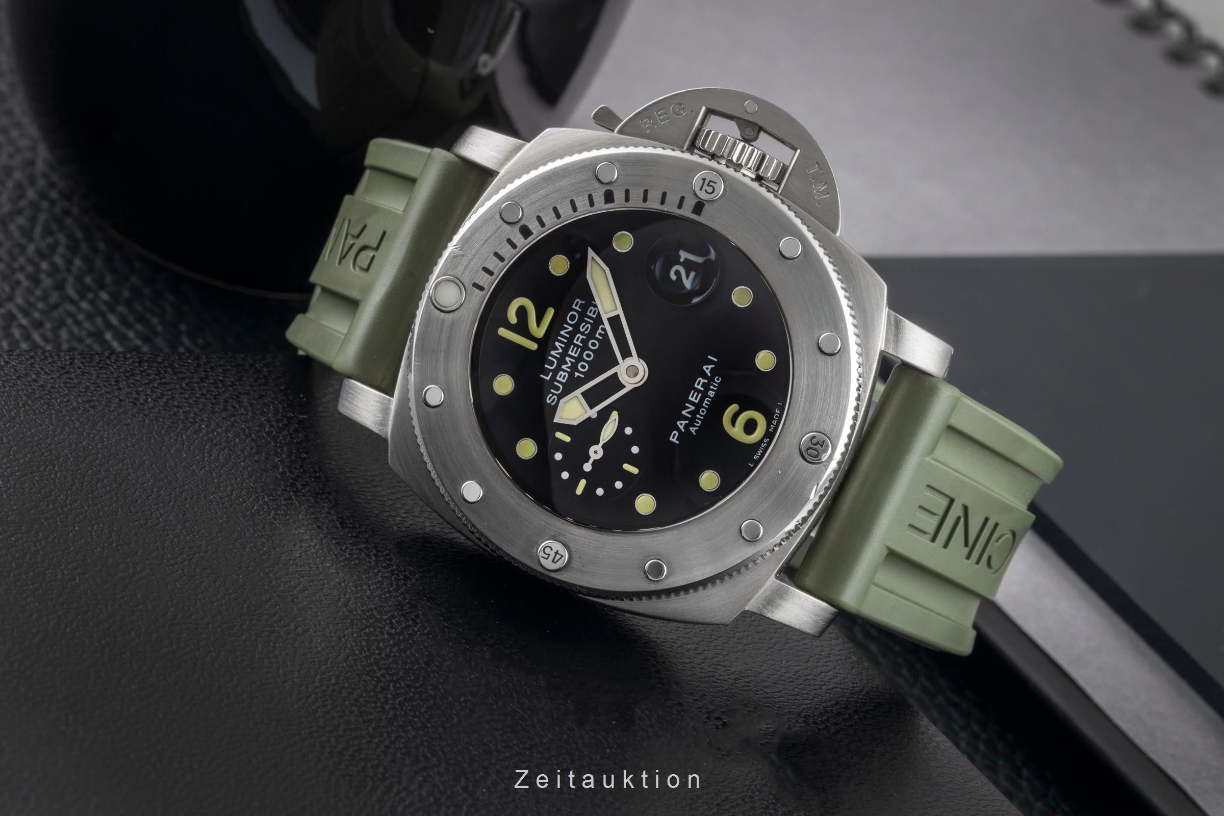 Panerai Submersible steel automatic men's watch PAM00243  [2605296]